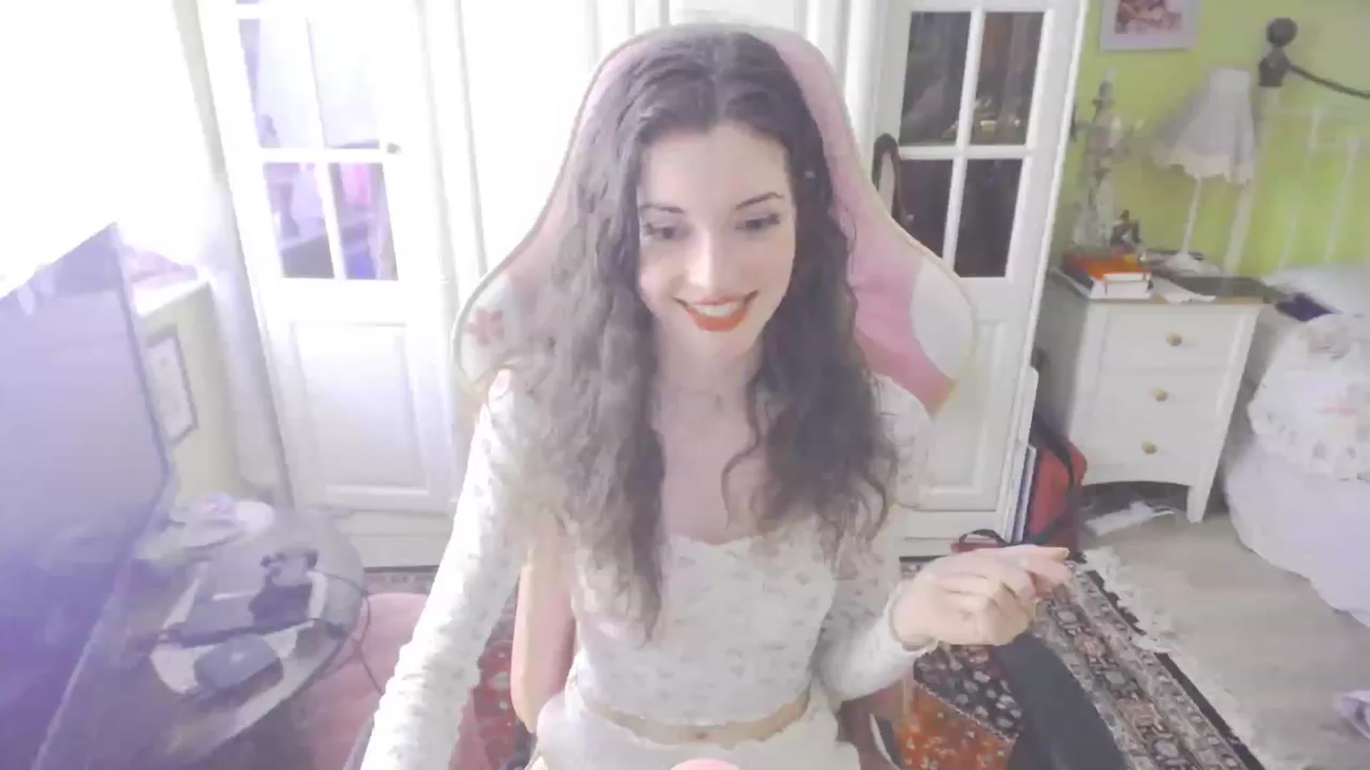 Gallery image thumbnail from viola__'s myfreecams stream on, 09/06/2023, 12:11 image 3 of 20