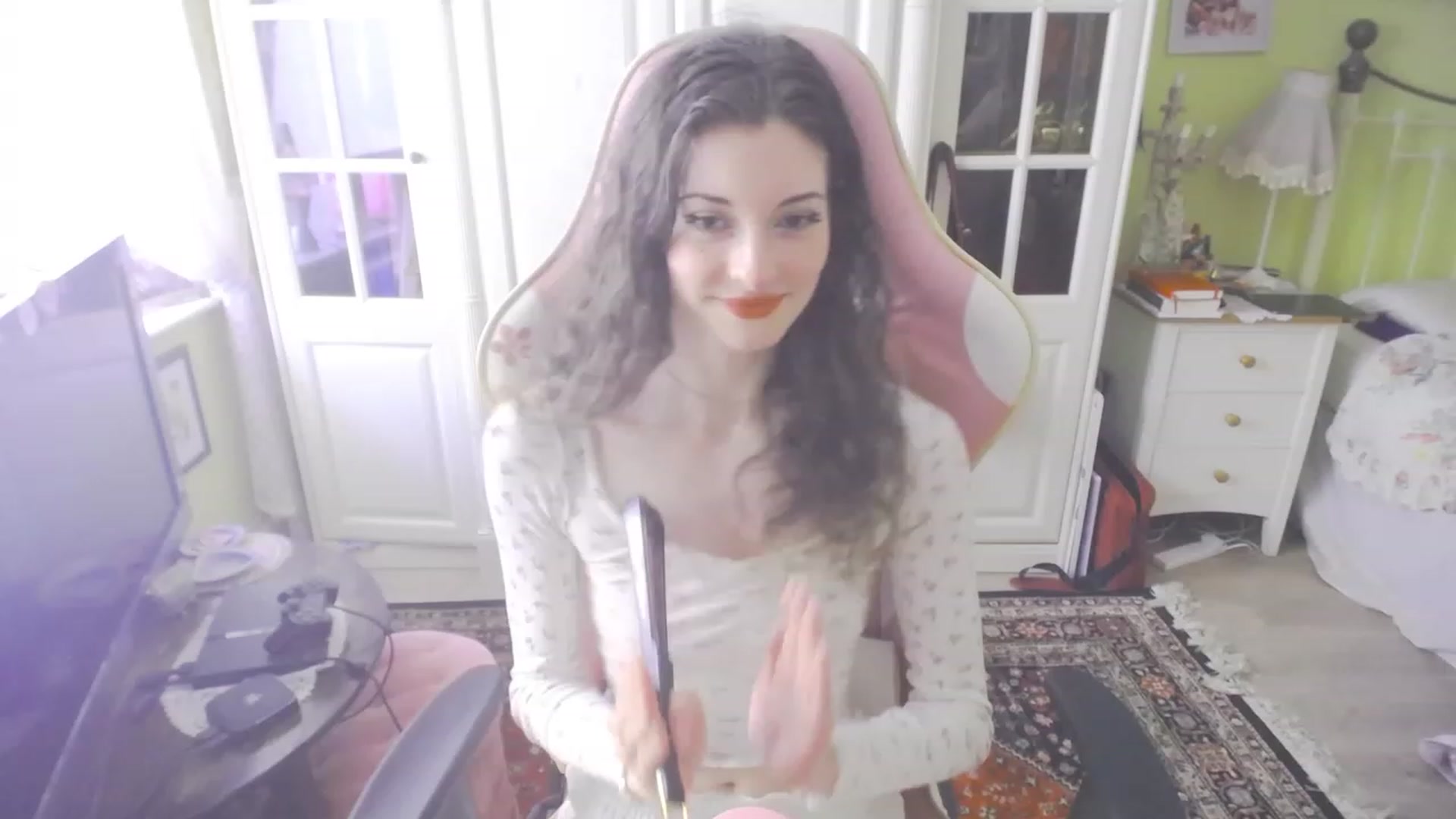 Gallery image thumbnail from viola__'s myfreecams stream on, 09/06/2023, 12:11 image 4 of 20