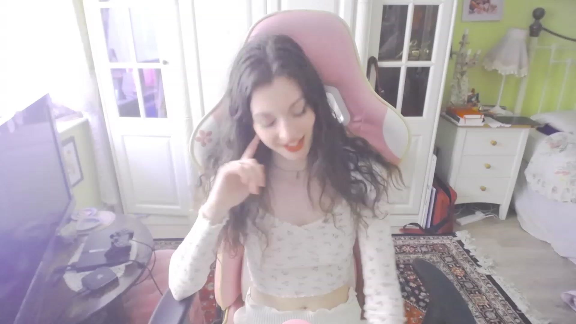 Gallery image thumbnail from viola__'s myfreecams stream on, 09/06/2023, 12:11 image 1 of 20