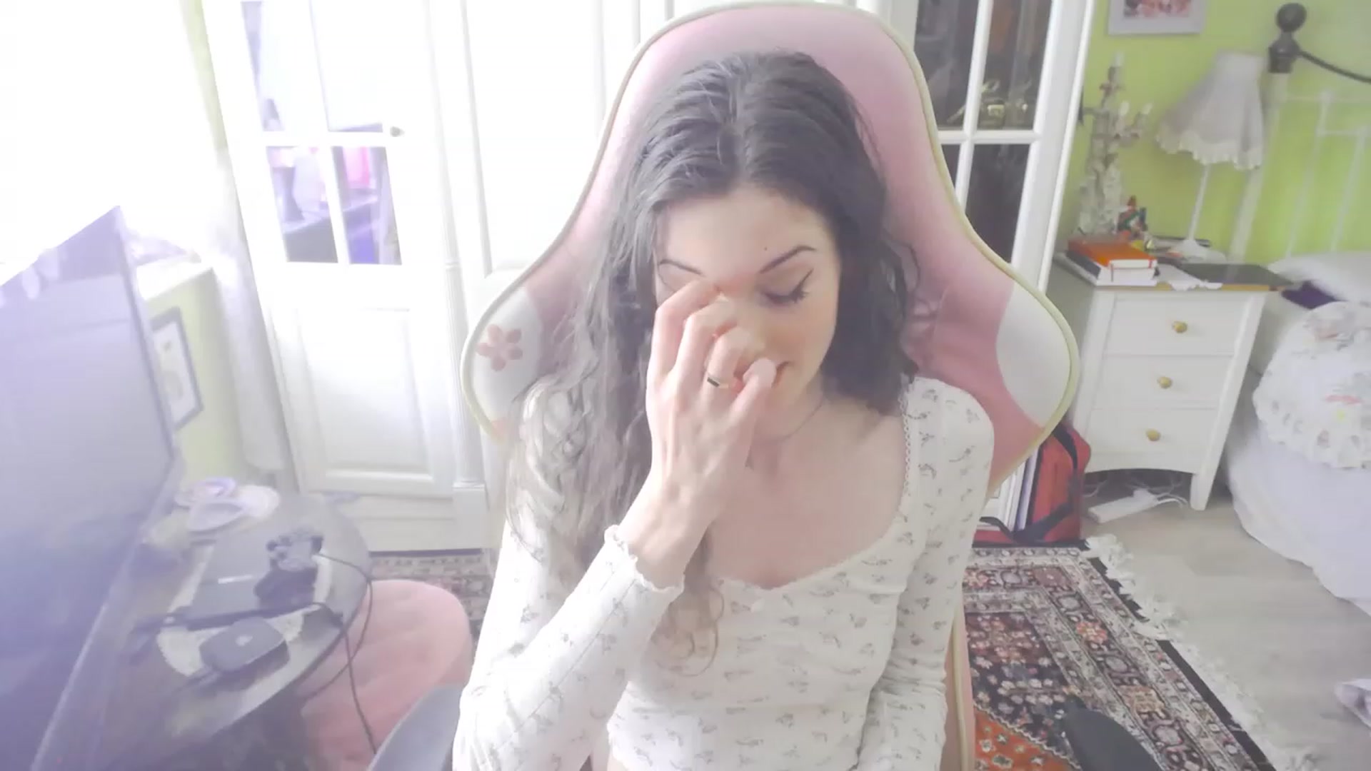 Gallery image thumbnail from viola__'s myfreecams stream on, 09/06/2023, 14:00 image 17 of 20