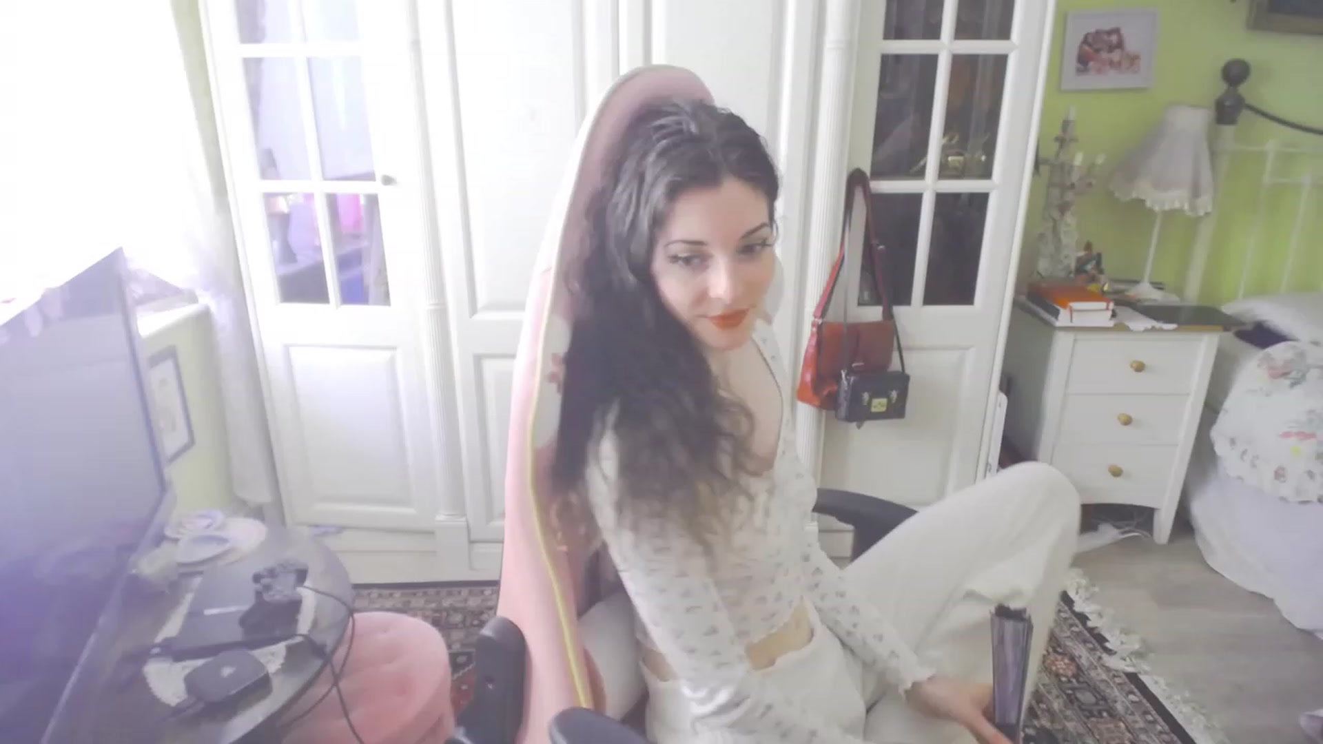 Gallery image thumbnail from viola__'s myfreecams stream on, 09/06/2023, 14:00 image 11 of 20