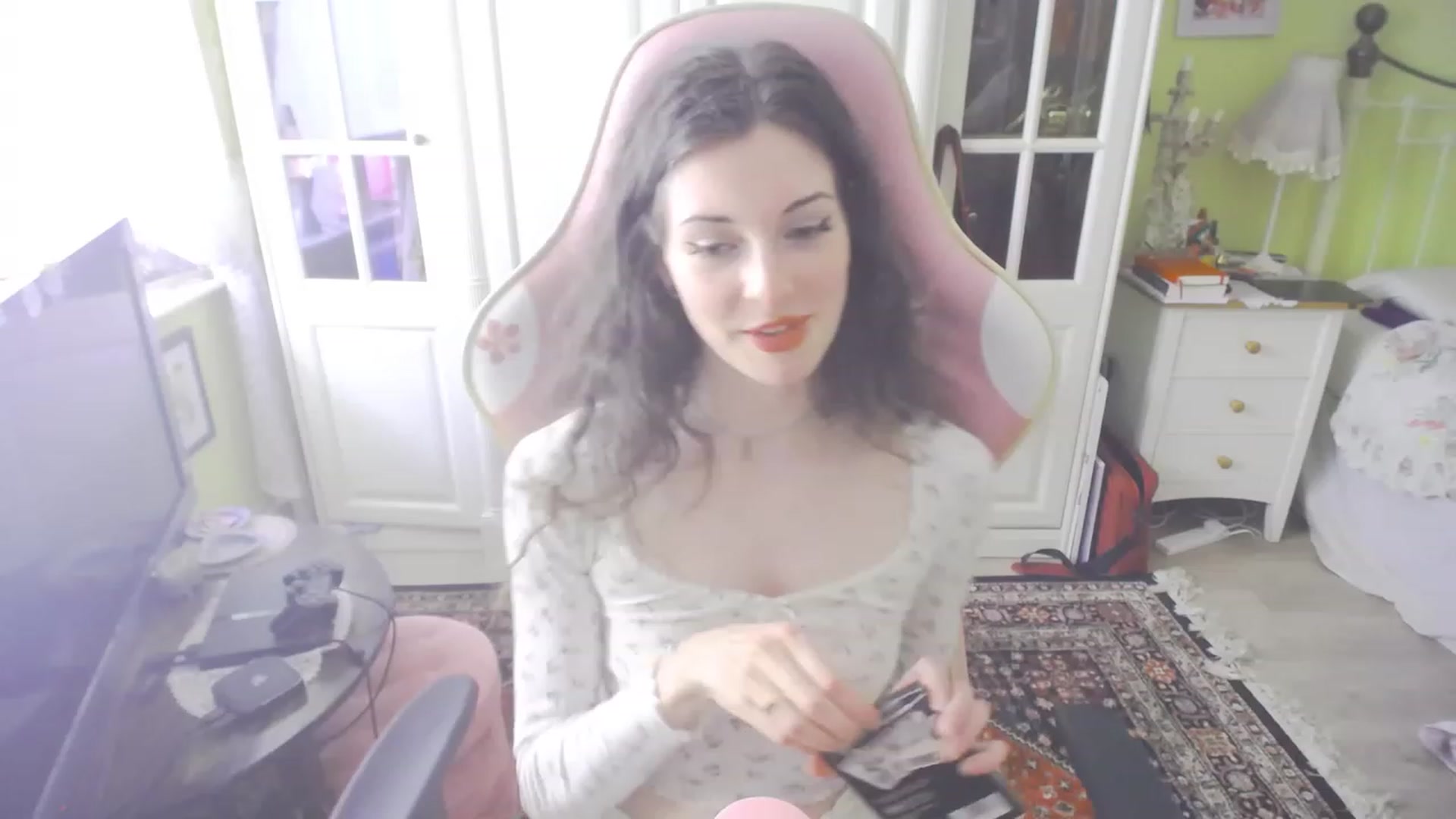 Gallery image thumbnail from viola__'s myfreecams stream on, 09/06/2023, 14:00 image 15 of 20