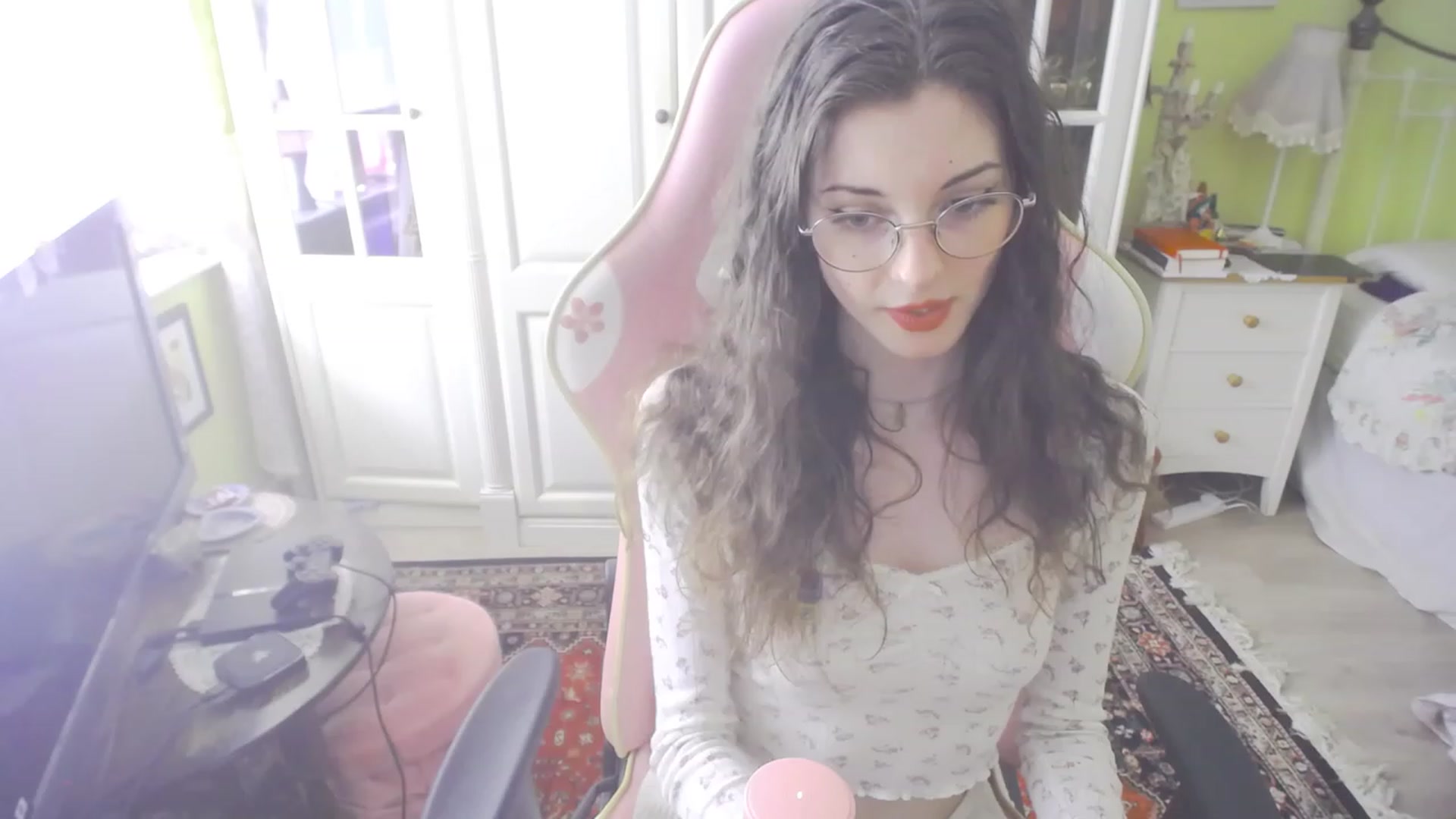 Gallery image thumbnail from viola__'s myfreecams stream on, 09/06/2023, 17:01 image 2 of 20