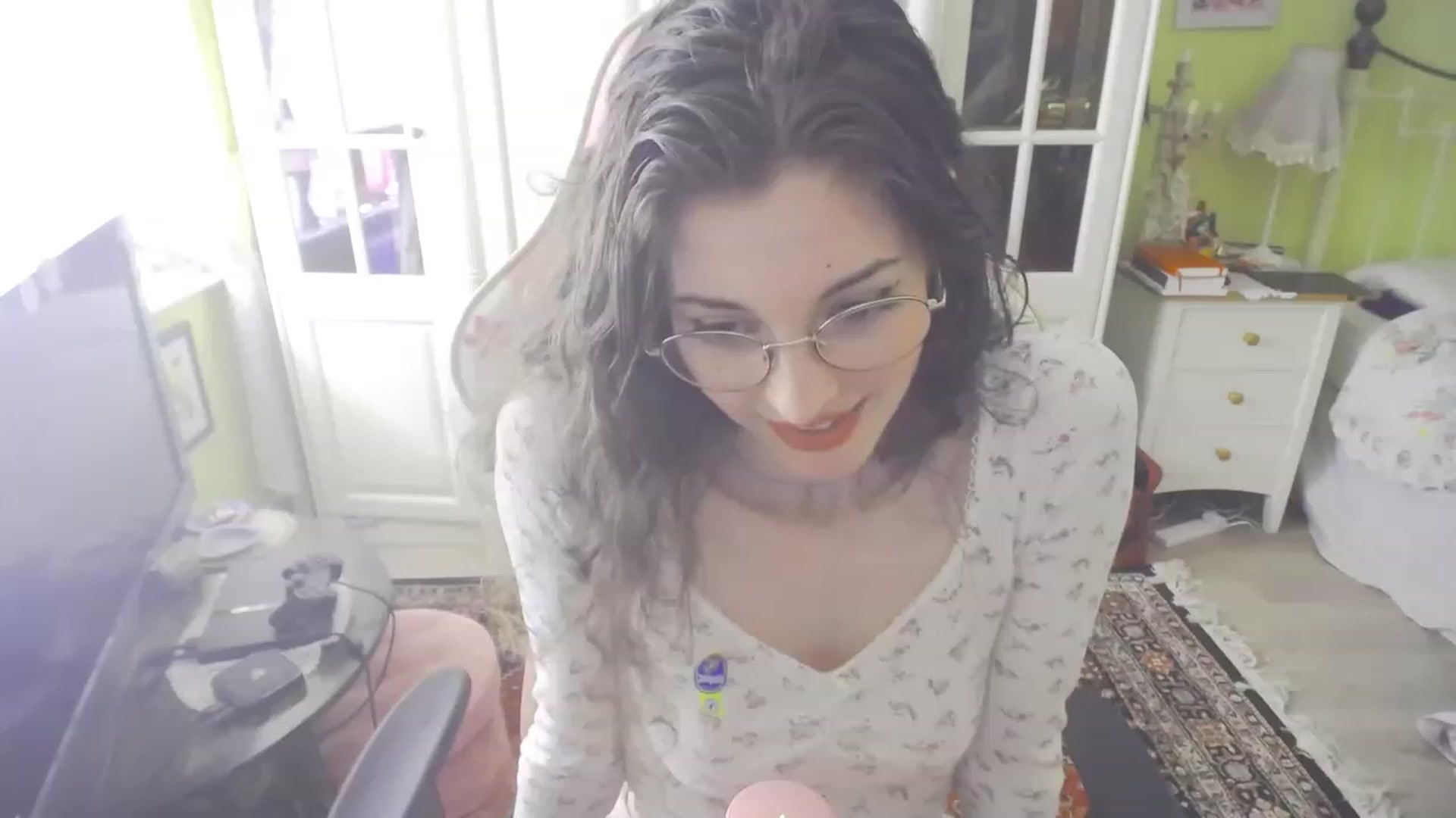 Gallery image thumbnail from viola__'s myfreecams stream on, 09/06/2023, 17:01 image 5 of 20