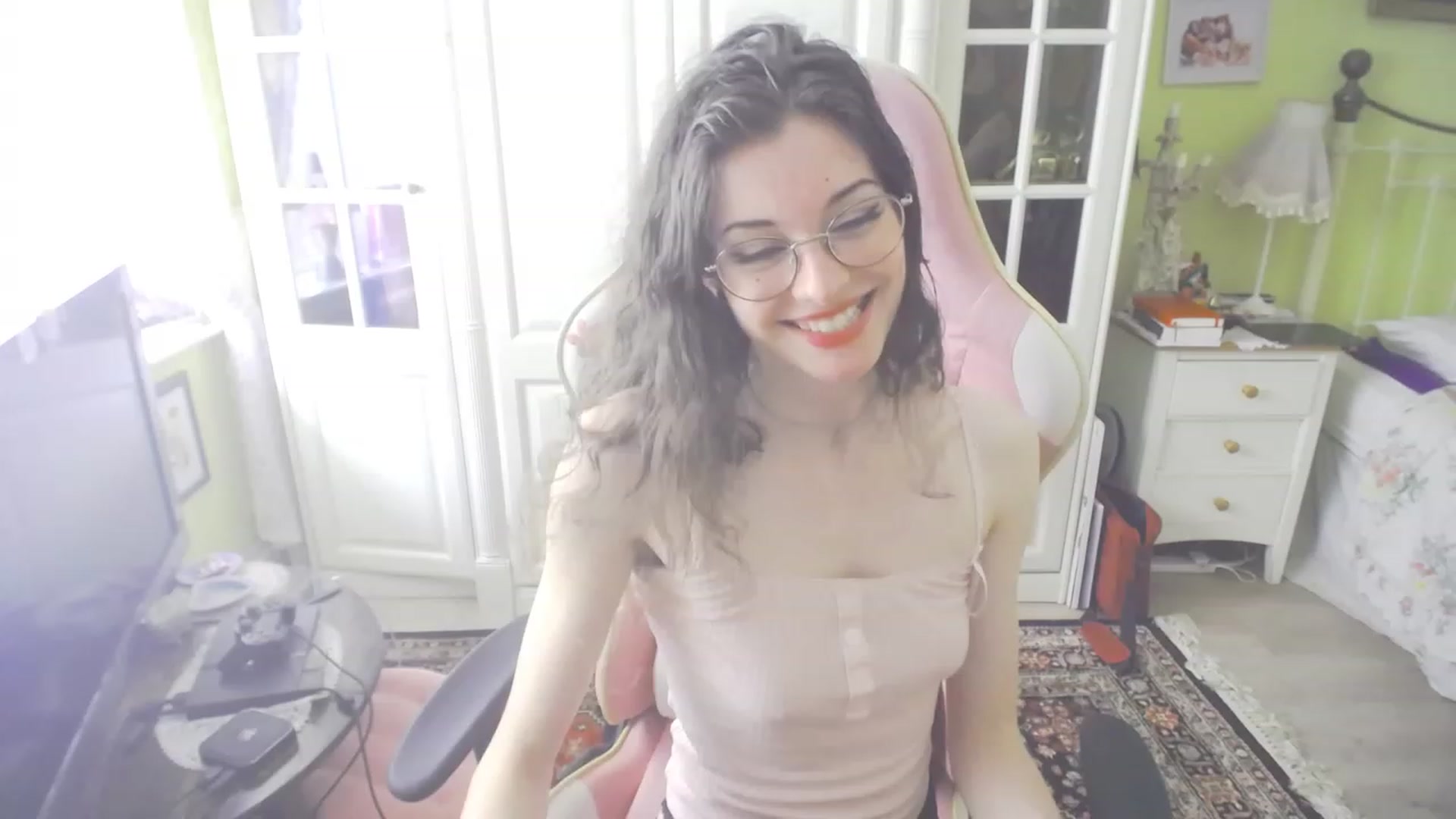 Gallery image thumbnail from viola__'s myfreecams stream on, 09/07/2023, 14:55 image 14 of 20