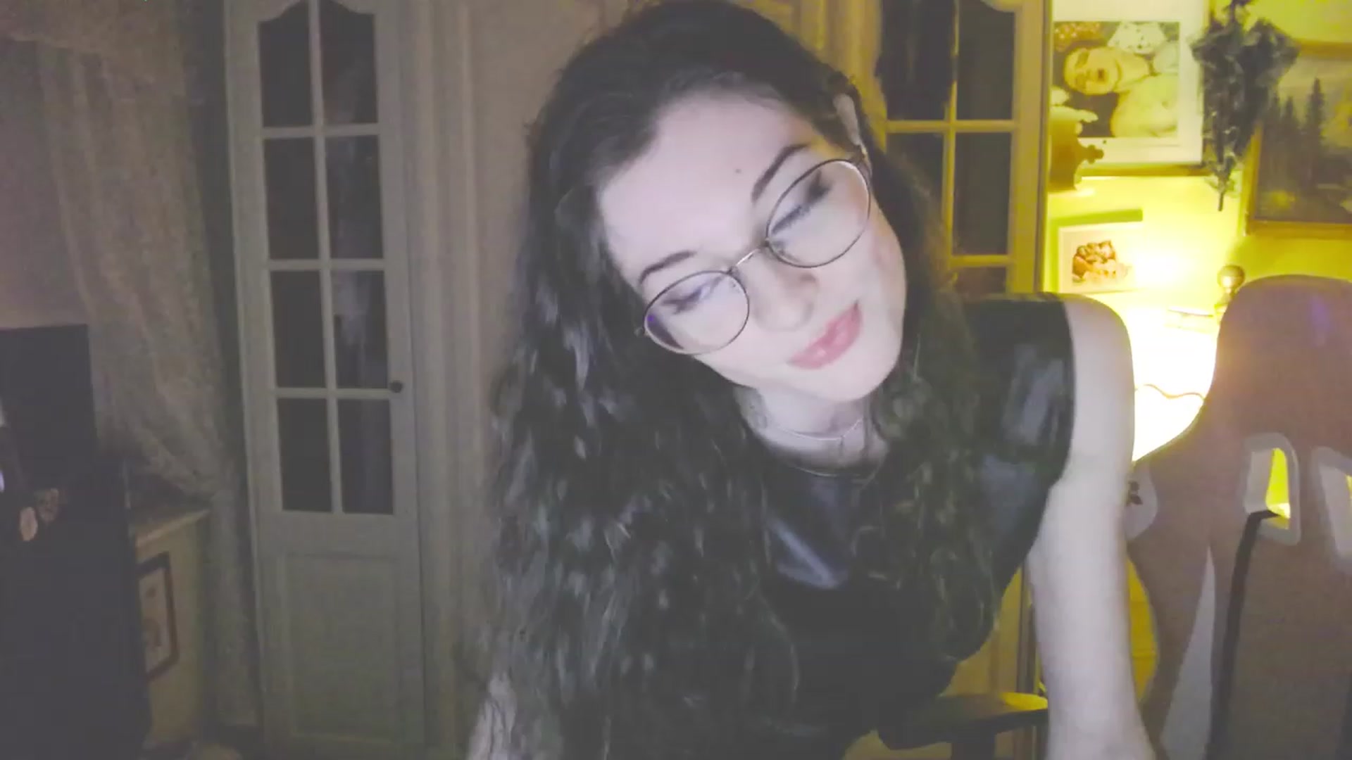 Gallery image thumbnail from viola__'s myfreecams stream on, 09/07/2023, 22:13 image 12 of 20