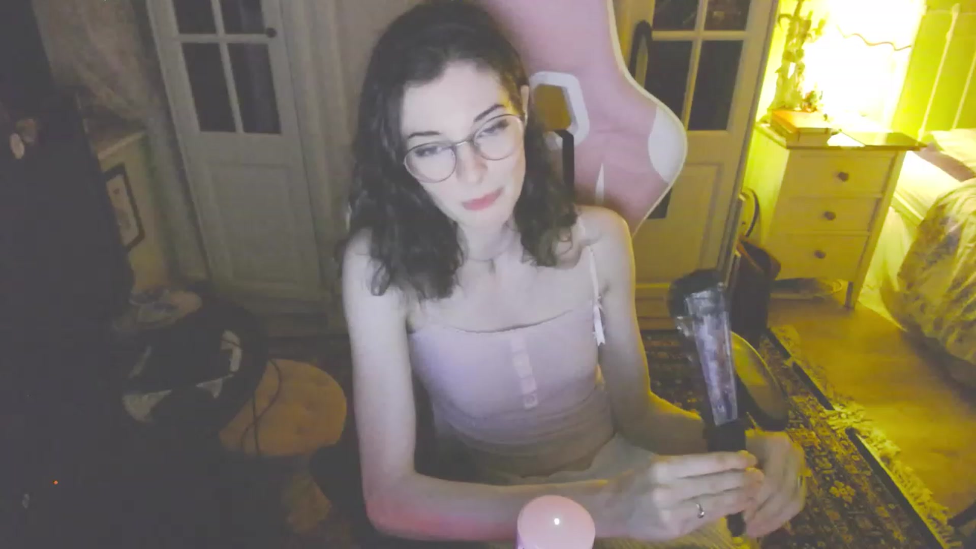 Gallery image thumbnail from viola__'s myfreecams stream on, 09/07/2023, 22:13 image 17 of 20