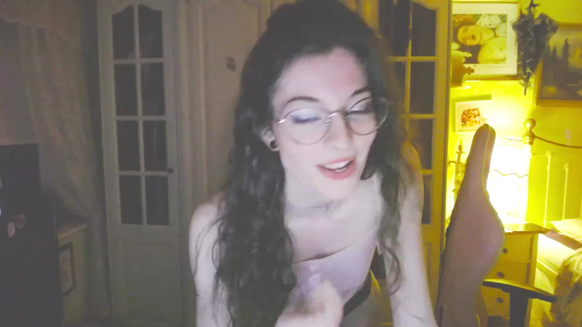 Gallery image thumbnail from viola__'s myfreecams stream on, 09/07/2023, 22:13 image 6 of 20