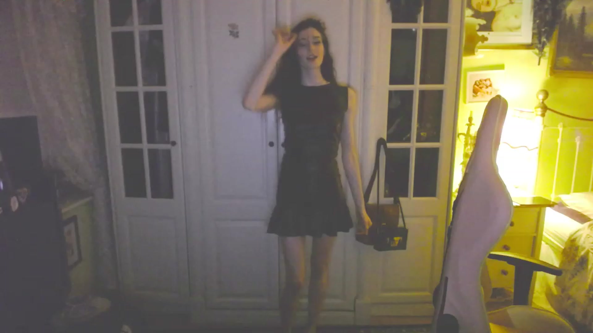 Gallery image thumbnail from viola__'s myfreecams stream on, 09/07/2023, 22:13 image 7 of 20
