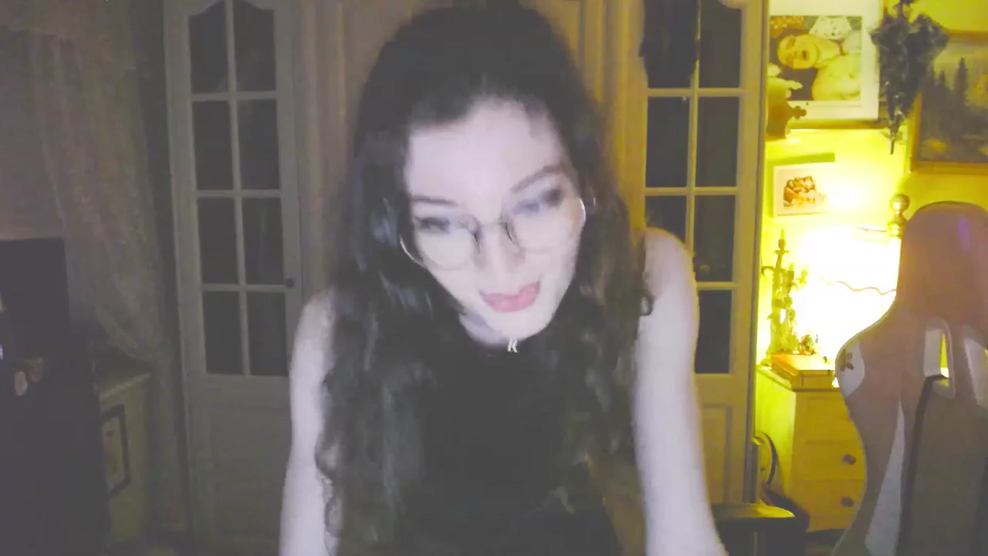 Gallery image thumbnail from viola__'s myfreecams stream on, 09/07/2023, 22:13 image 11 of 20