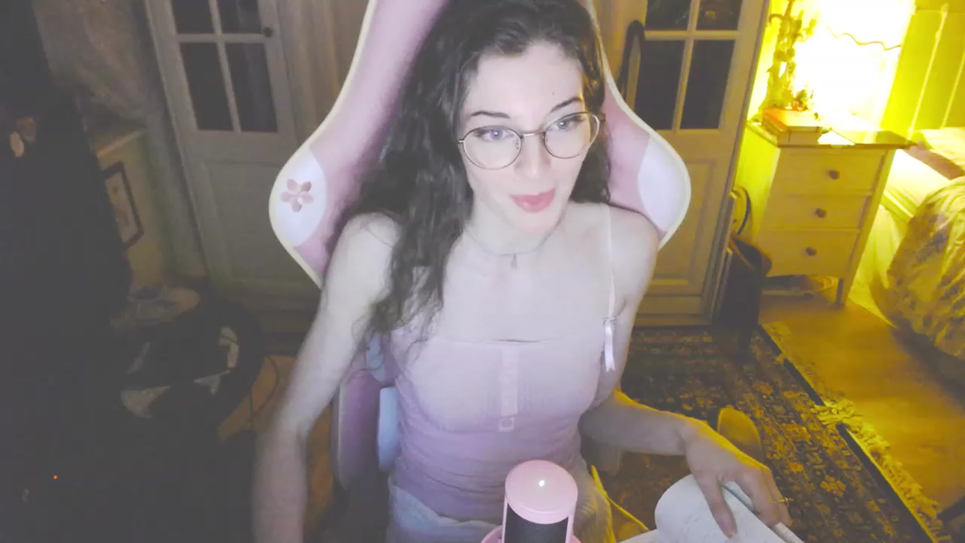 Gallery image thumbnail from viola__'s myfreecams stream on, 09/07/2023, 22:13 image 20 of 20