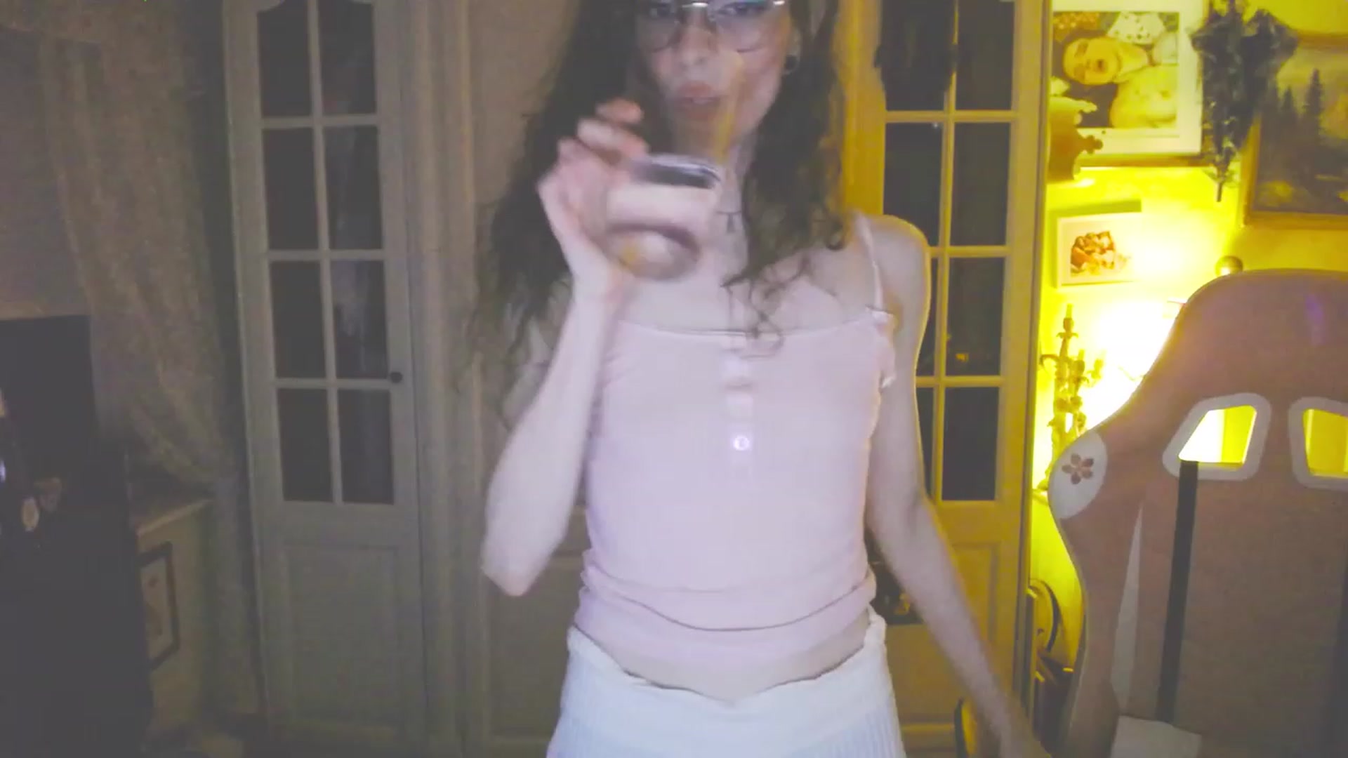 Gallery image thumbnail from viola__'s myfreecams stream on, 09/07/2023, 22:13 image 16 of 20