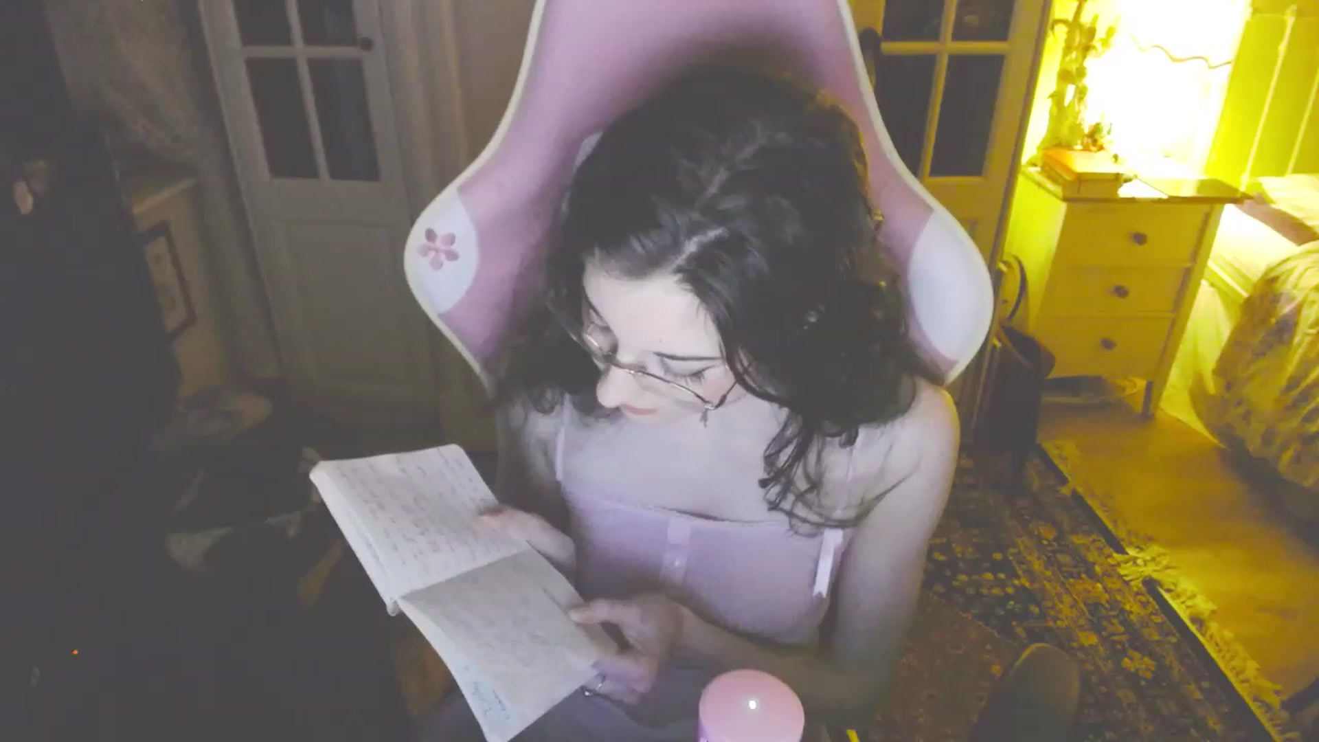 Gallery image thumbnail from viola__'s myfreecams stream on, 09/07/2023, 22:13 image 18 of 20