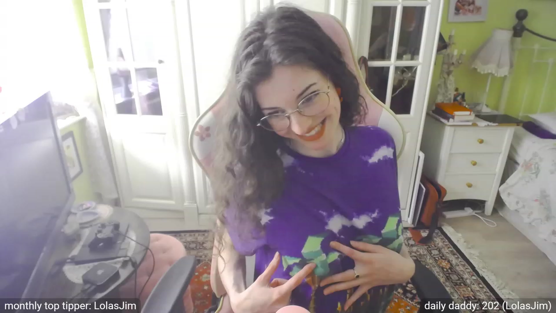 Gallery image thumbnail from viola__'s myfreecams stream on, 09/20/2023, 17:05 image 16 of 20