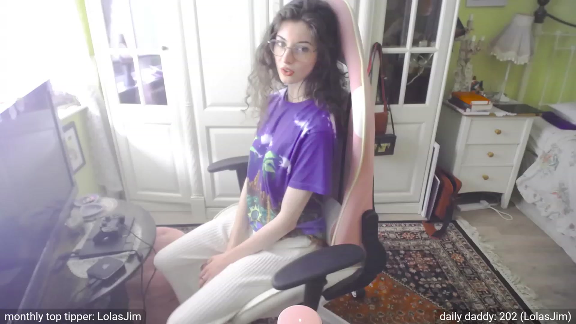 Gallery image thumbnail from viola__'s myfreecams stream on, 09/20/2023, 17:05 image 4 of 20