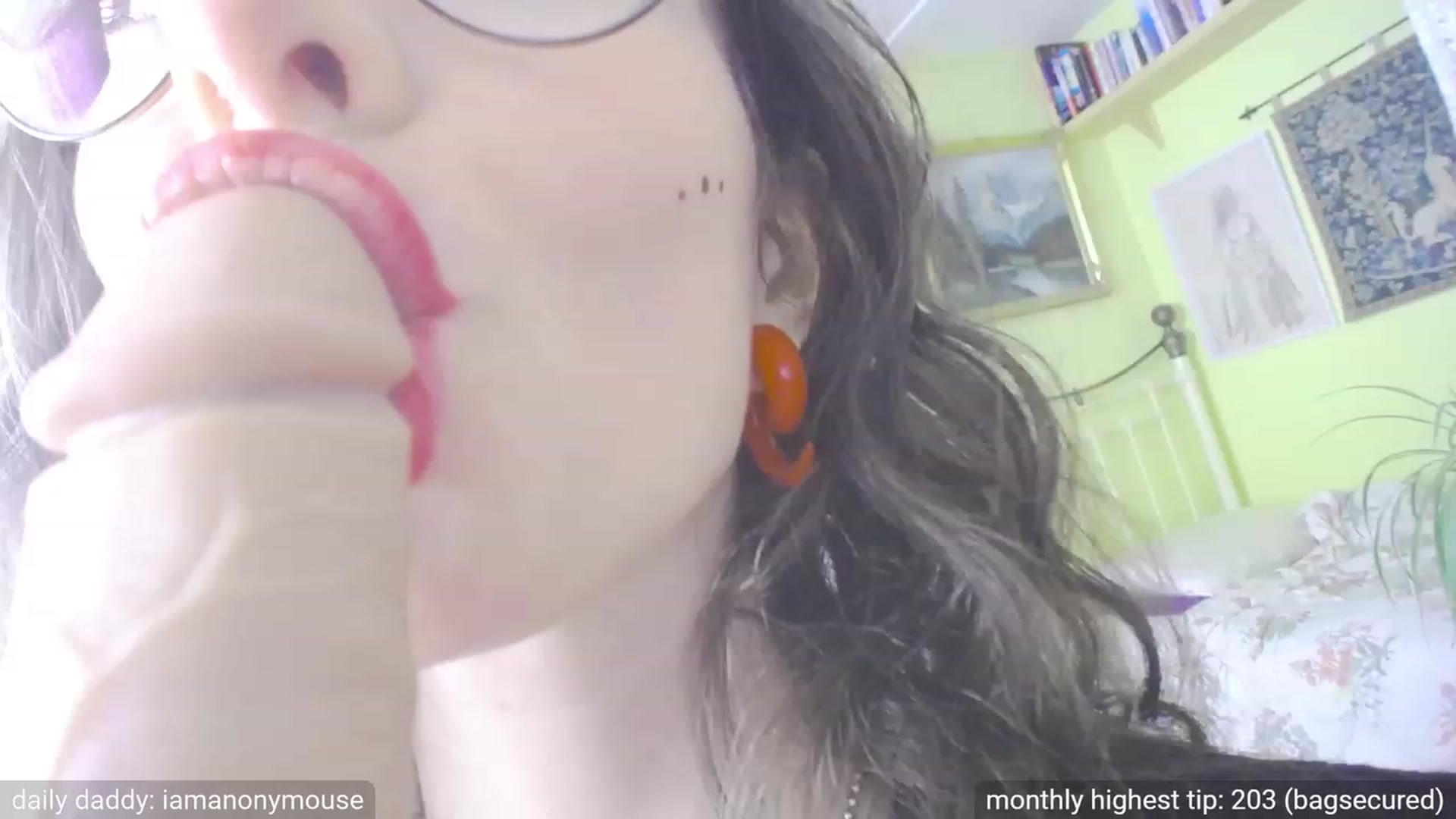 Gallery image thumbnail from viola__'s myfreecams stream on, 09/22/2023, 14:18 image 3 of 20