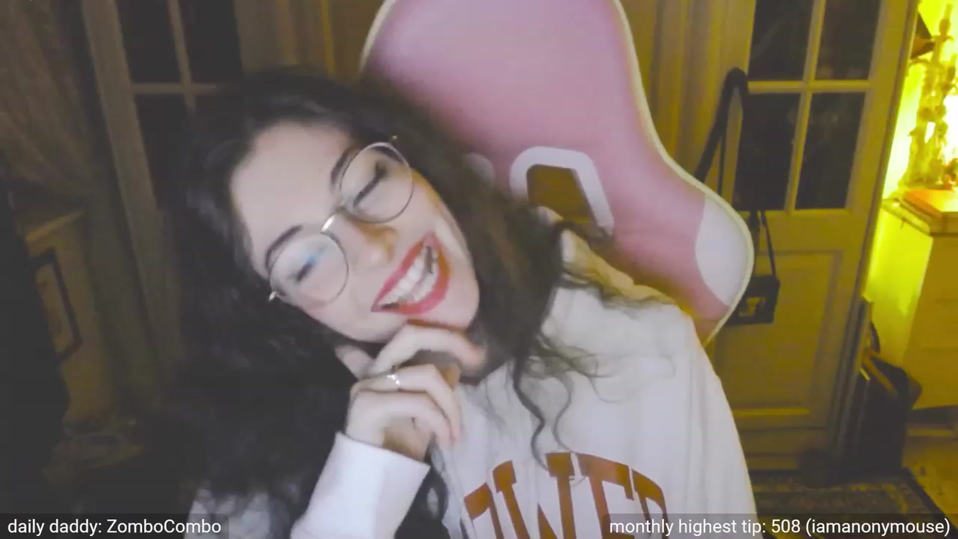 Gallery image thumbnail from viola__'s myfreecams stream on, 09/26/2023, 20:38 image 10 of 20