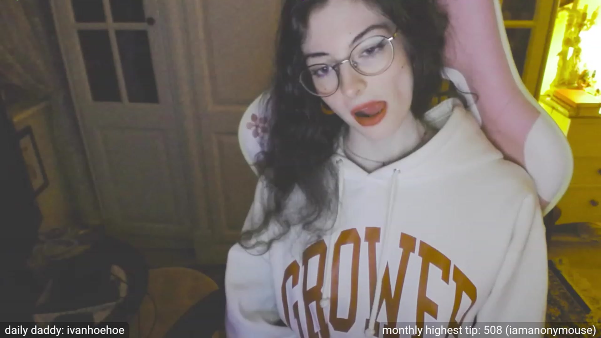 Gallery image thumbnail from viola__'s myfreecams stream on, 09/26/2023, 20:38 image 17 of 20