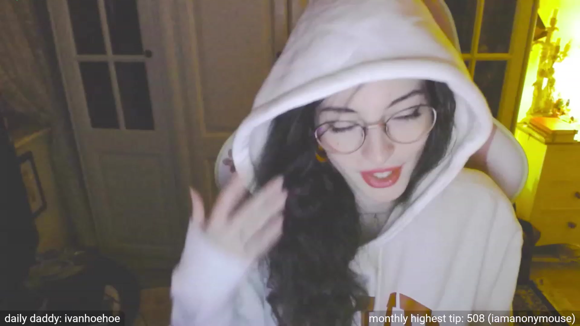 Gallery image thumbnail from viola__'s myfreecams stream on, 09/26/2023, 20:38 image 18 of 20