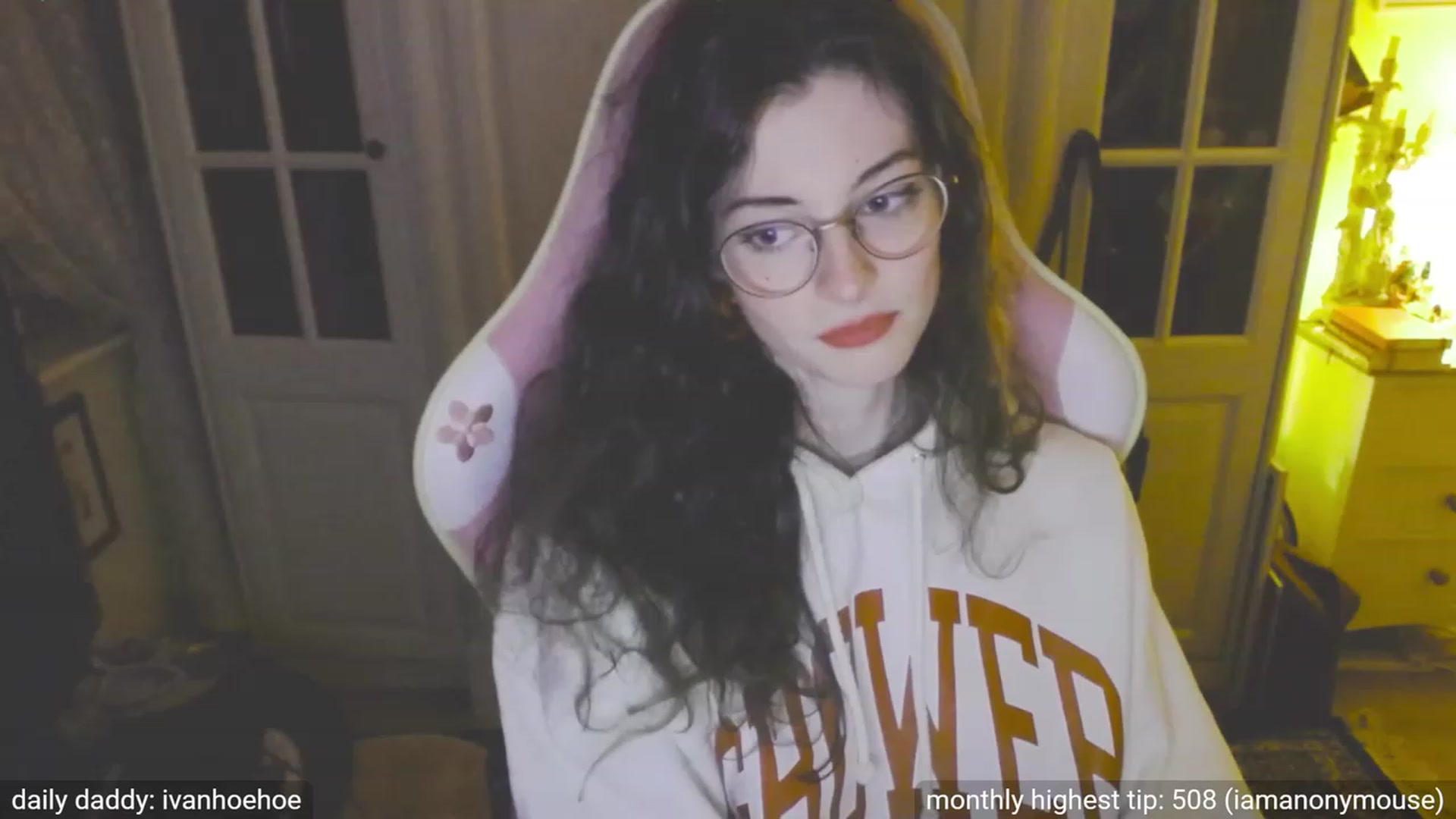 Gallery image thumbnail from viola__'s myfreecams stream on, 09/26/2023, 20:38 image 15 of 20
