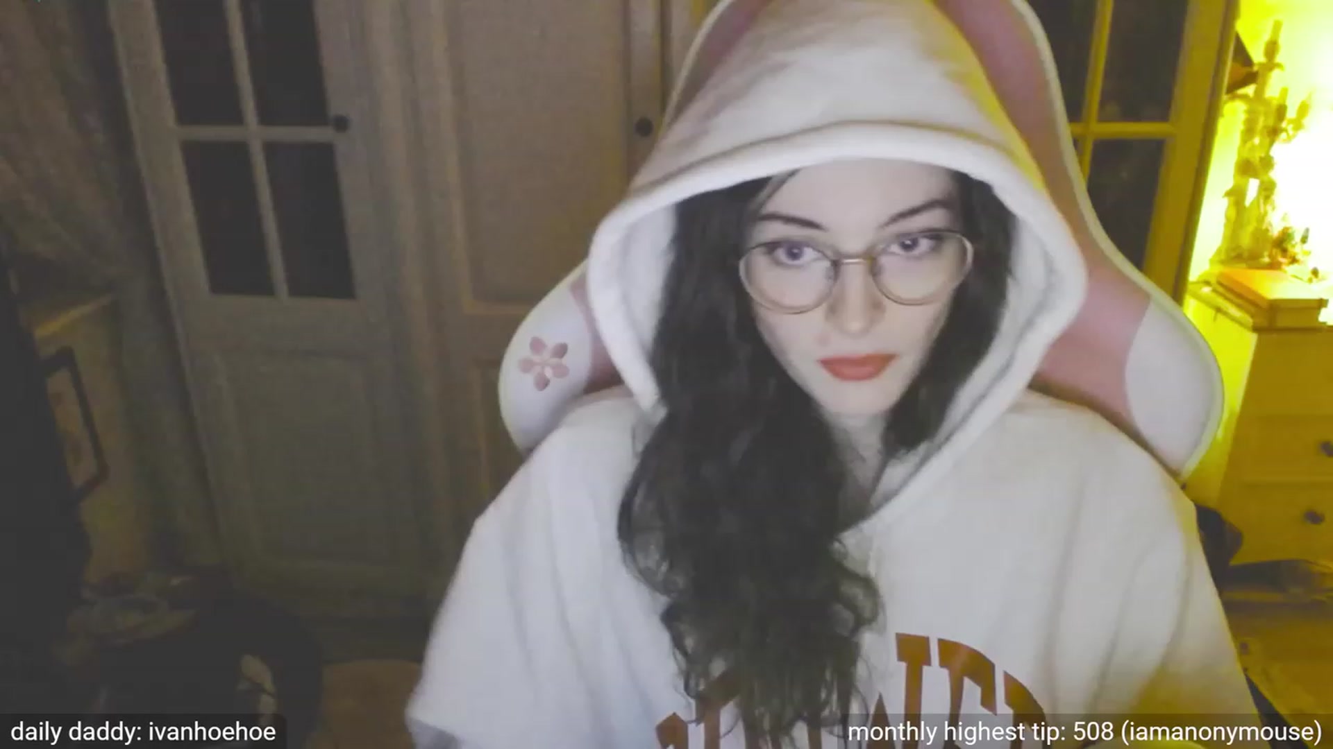 Gallery image thumbnail from viola__'s myfreecams stream on, 09/26/2023, 20:38 image 19 of 20