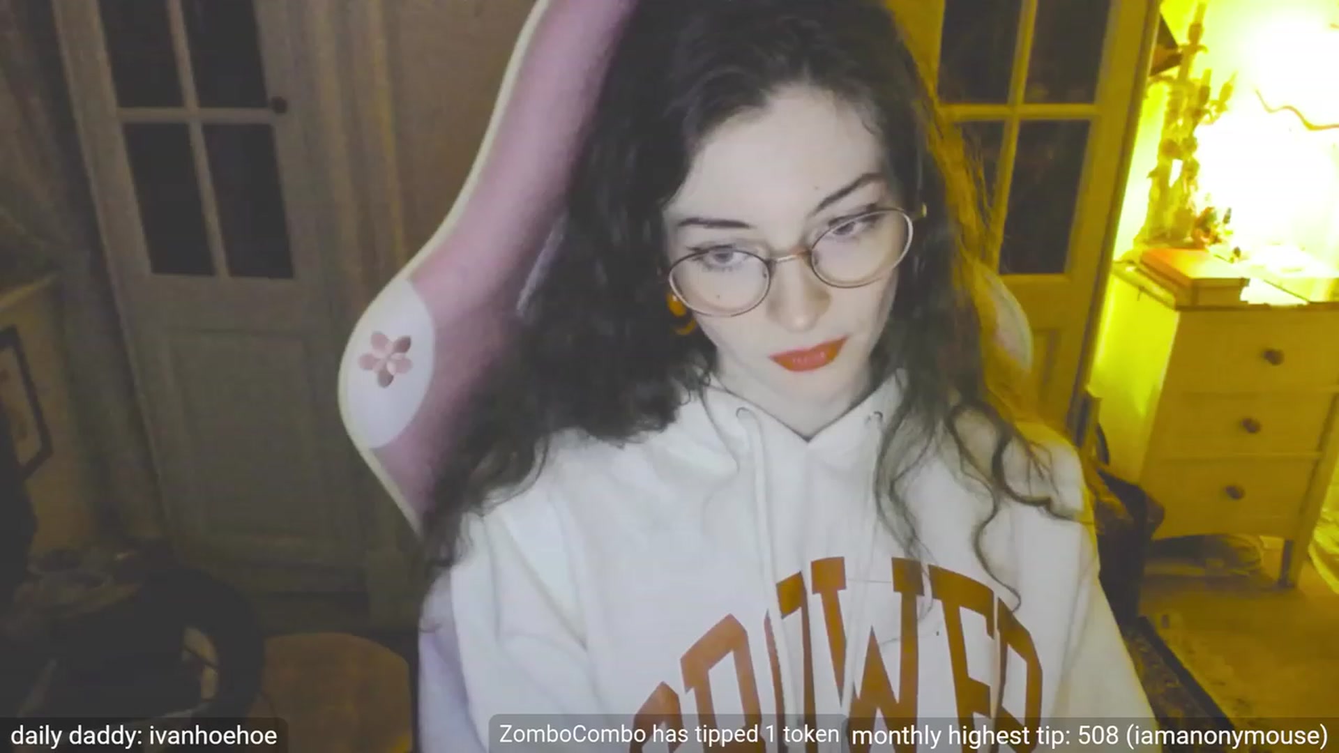 Gallery image thumbnail from viola__'s myfreecams stream on, 09/26/2023, 20:38 image 4 of 20