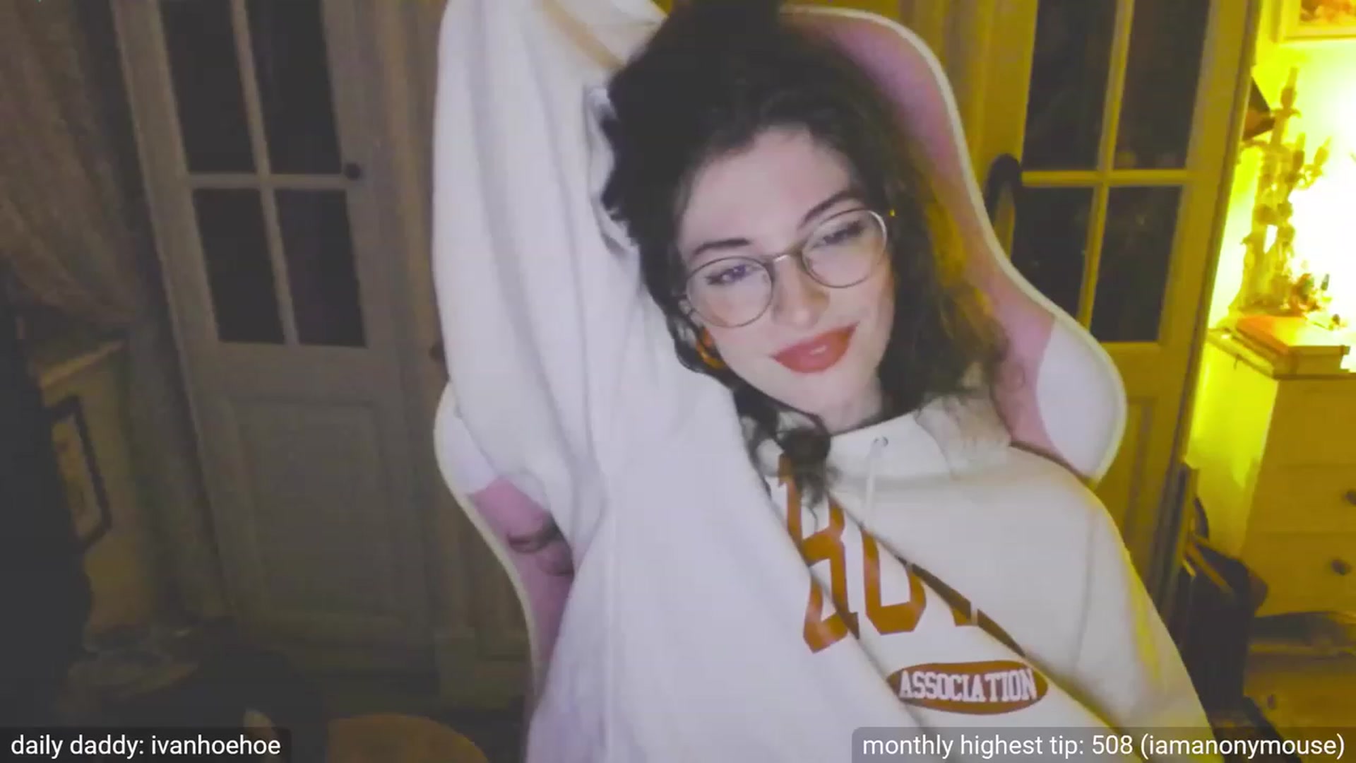 Gallery image thumbnail from viola__'s myfreecams stream on, 09/26/2023, 20:58 image 3 of 20