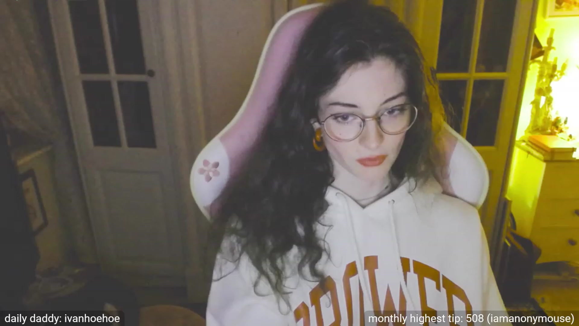 Gallery image thumbnail from viola__'s myfreecams stream on, 09/26/2023, 20:58 image 4 of 20
