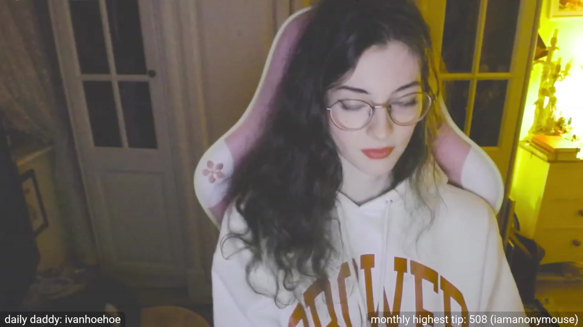 Gallery image thumbnail from viola__'s myfreecams stream on, 09/26/2023, 20:58 image 14 of 20