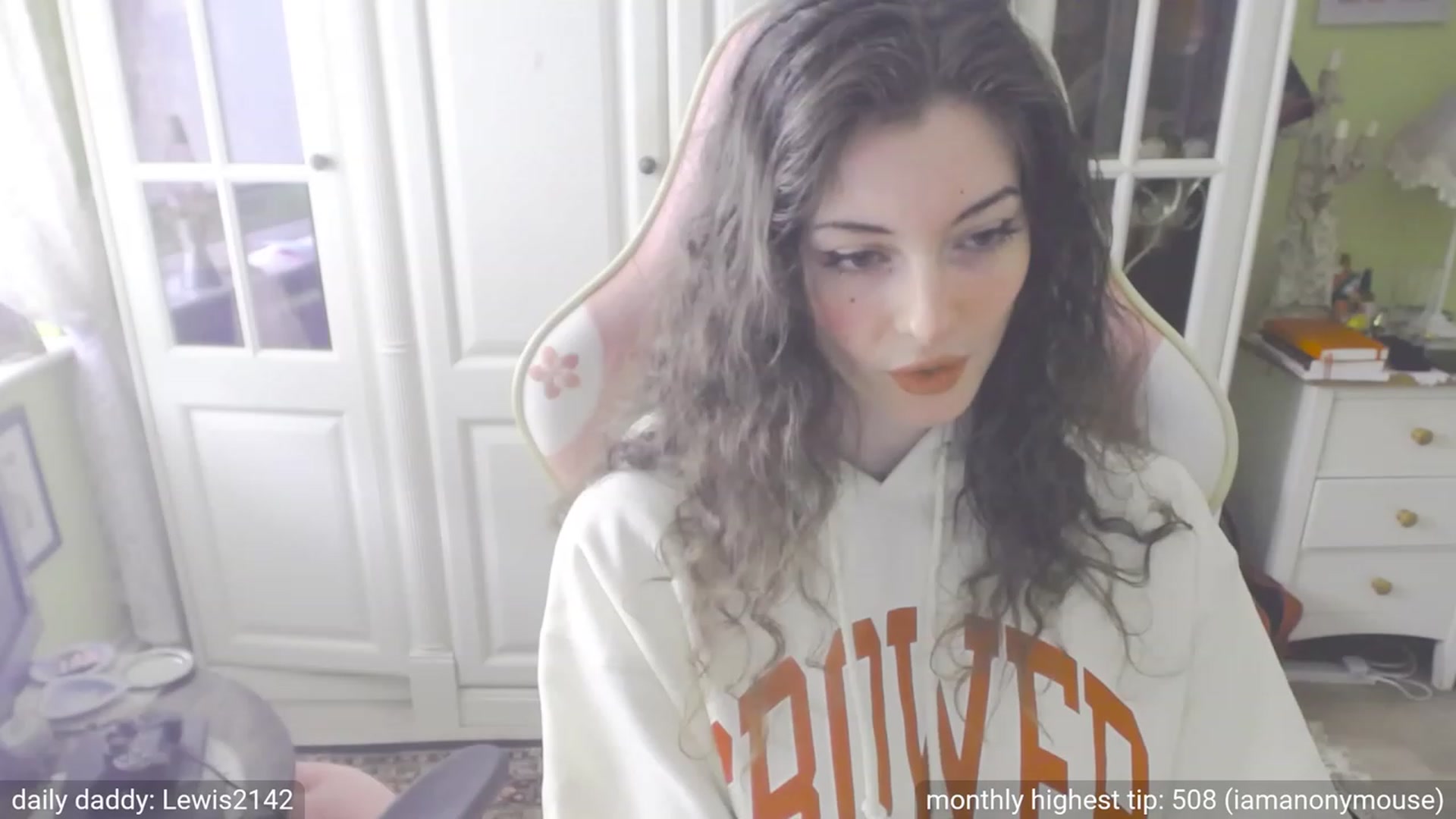Gallery image thumbnail from viola__'s myfreecams stream on, 09/27/2023, 13:06 image 19 of 20