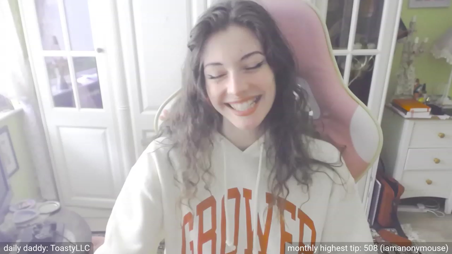 Gallery image thumbnail from viola__'s myfreecams stream on, 09/27/2023, 13:06 image 17 of 20