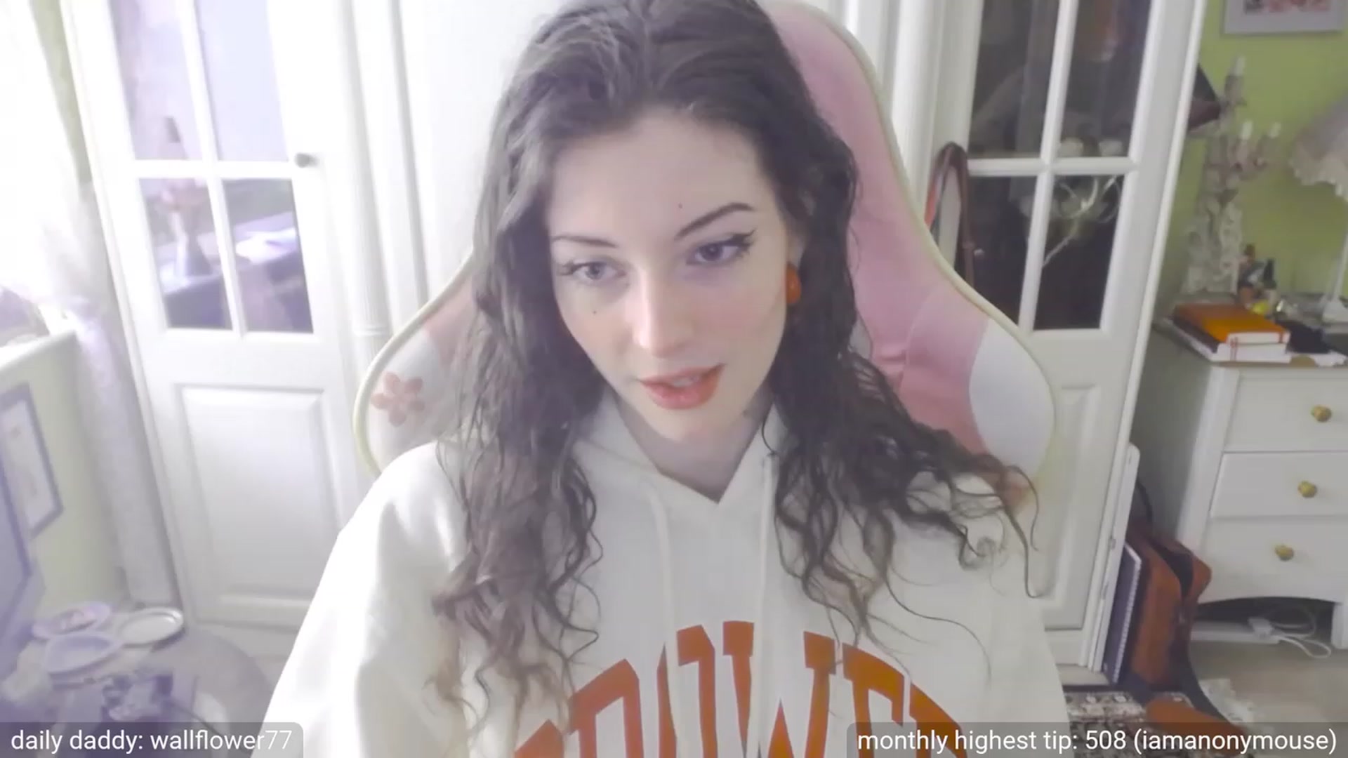 Gallery image thumbnail from viola__'s myfreecams stream on, 09/27/2023, 13:06 image 1 of 20