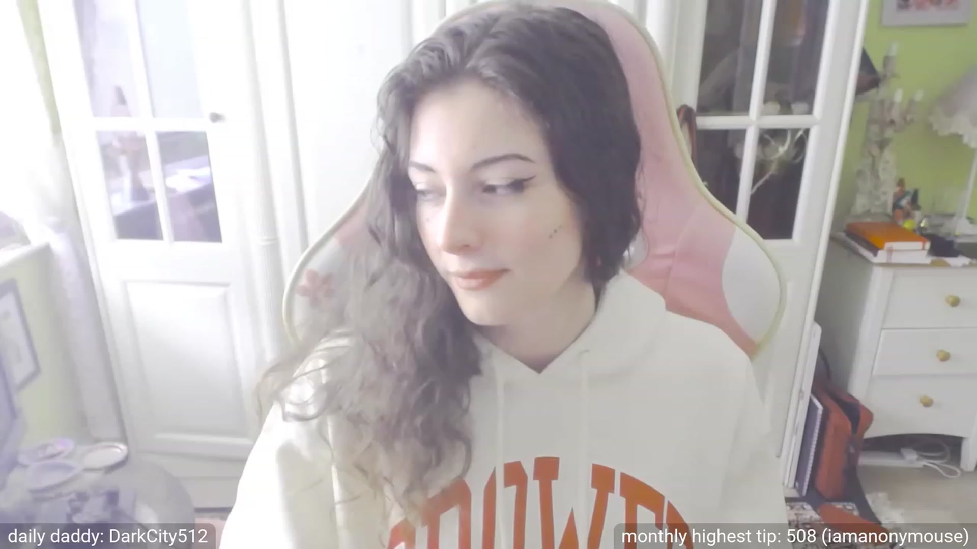 Gallery image thumbnail from viola__'s myfreecams stream on, 09/27/2023, 15:30 image 5 of 20