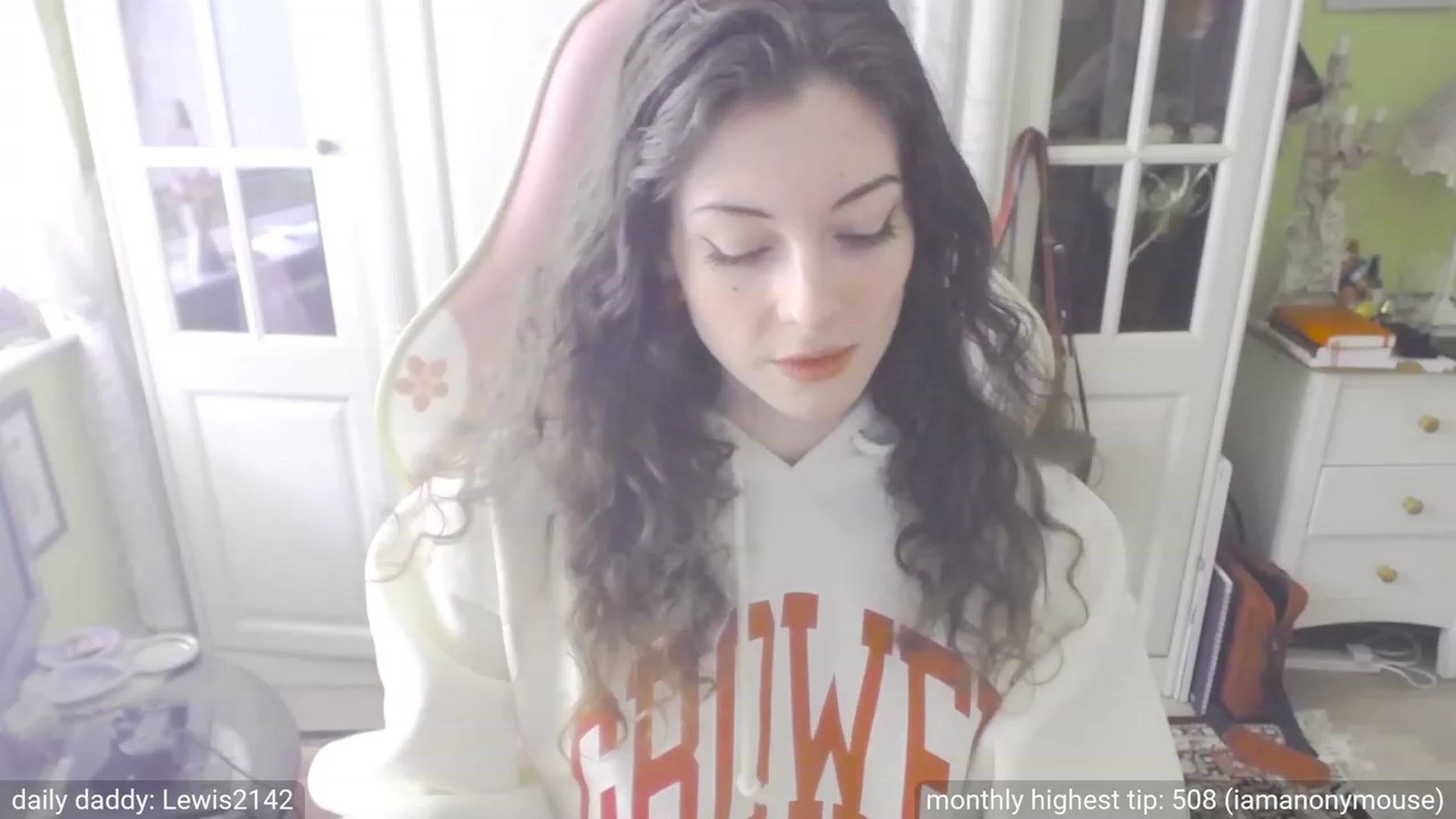 Gallery image thumbnail from viola__'s myfreecams stream on, 09/27/2023, 15:30 image 2 of 20