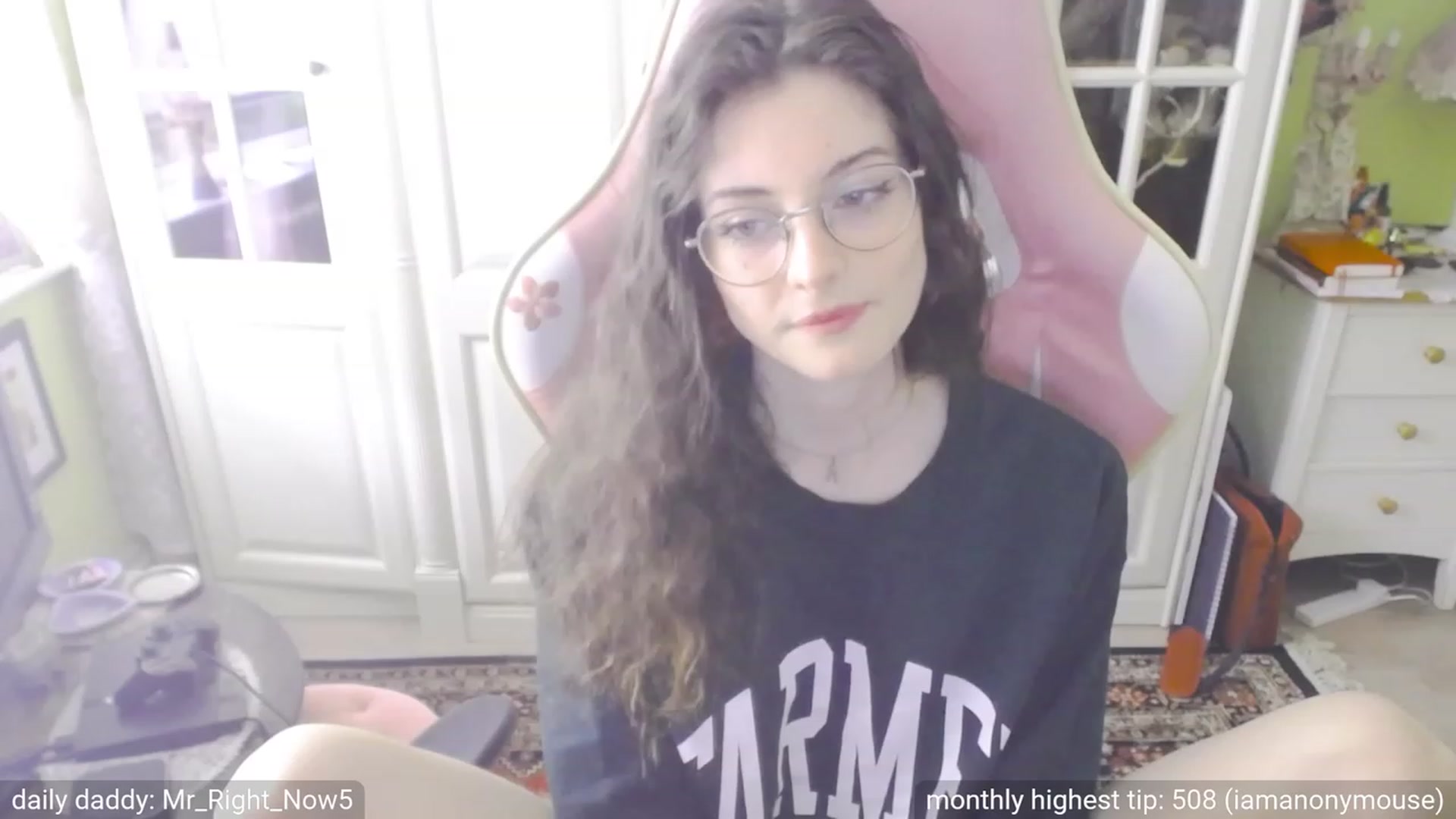Gallery image thumbnail from viola__'s myfreecams stream on, 09/28/2023, 16:36 image 17 of 20