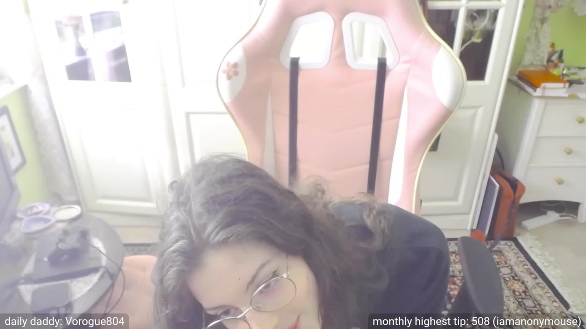 Gallery image thumbnail from viola__'s myfreecams stream on, 09/28/2023, 16:36 image 7 of 20