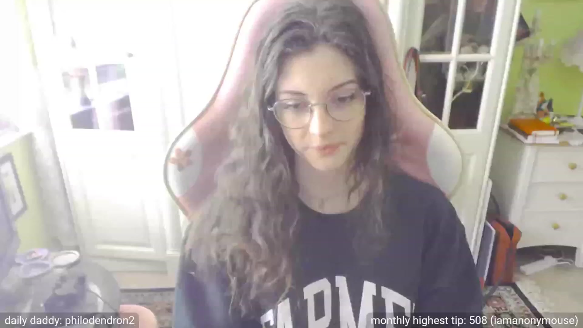 Gallery image thumbnail from viola__'s myfreecams stream on, 09/28/2023, 16:36 image 1 of 20