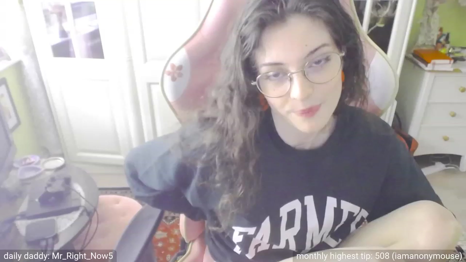 Gallery image thumbnail from viola__'s myfreecams stream on, 09/28/2023, 16:36 image 16 of 20