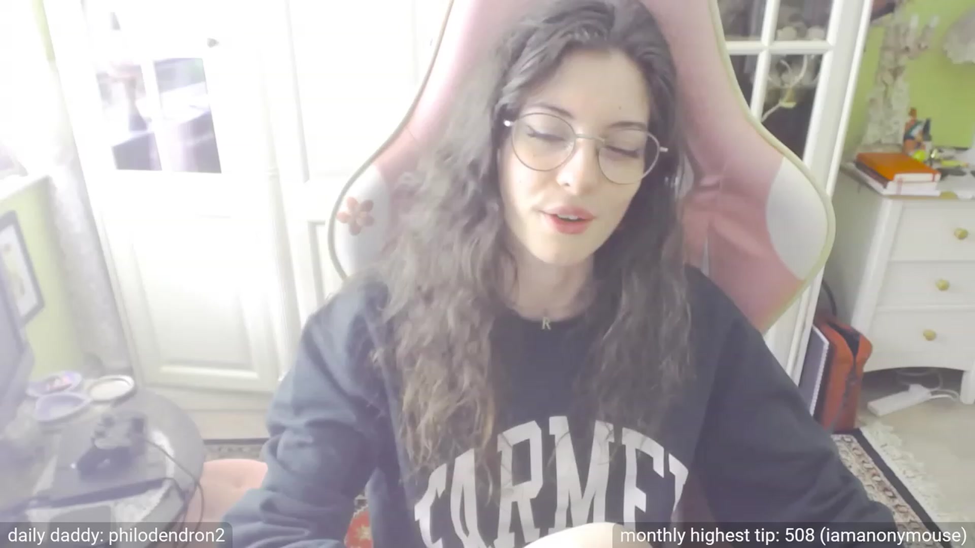 Gallery image thumbnail from viola__'s myfreecams stream on, 09/28/2023, 16:36 image 2 of 20