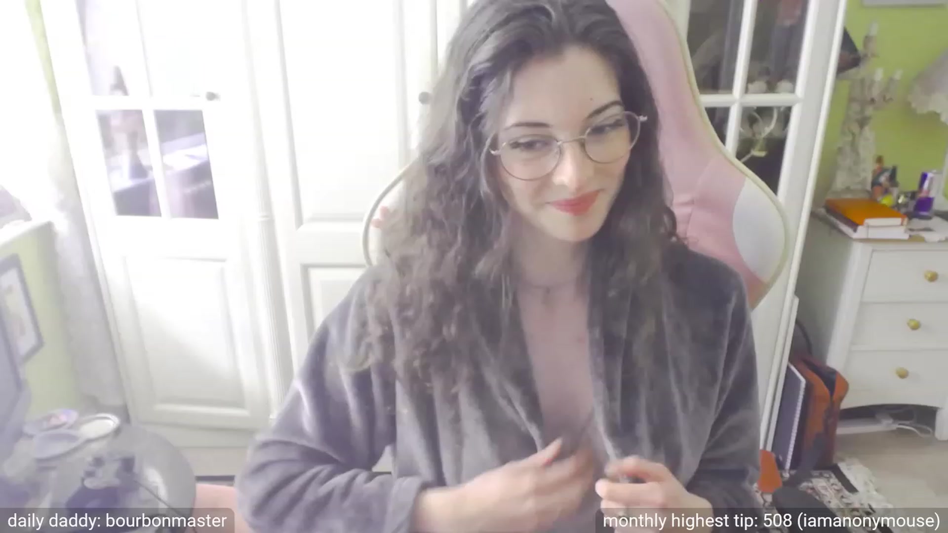 Gallery image thumbnail from viola__'s myfreecams stream on, 09/29/2023, 16:38 image 16 of 20