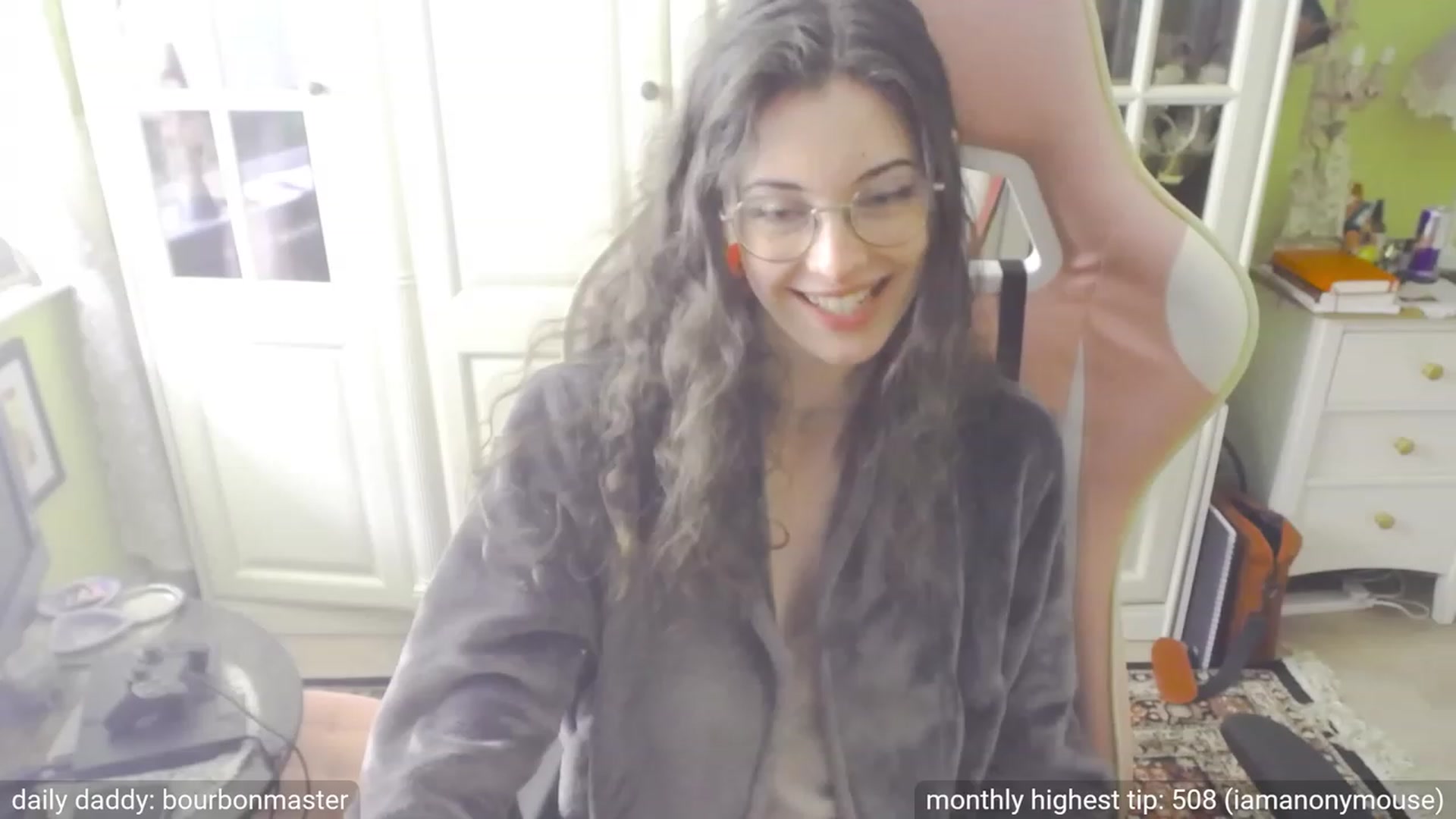 Gallery image thumbnail from viola__'s myfreecams stream on, 09/29/2023, 16:38 image 18 of 20