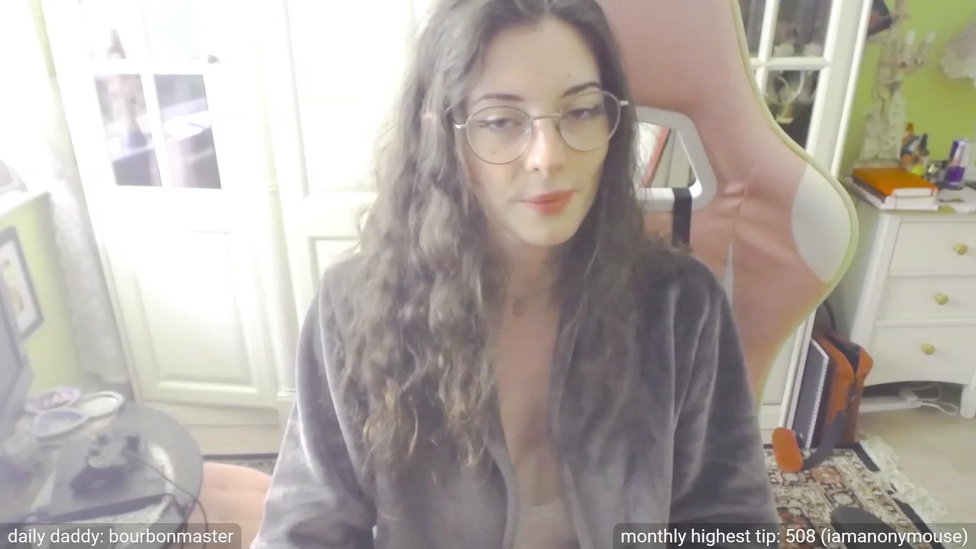 Gallery image thumbnail from viola__'s myfreecams stream on, 09/29/2023, 16:38 image 19 of 20