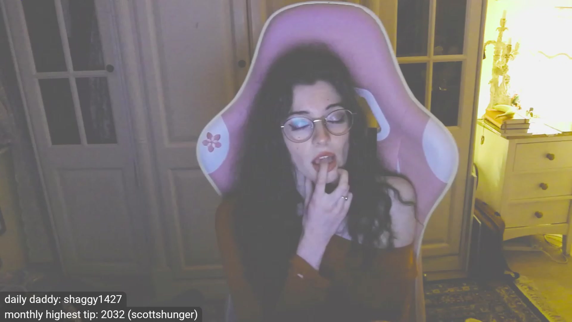 Gallery image thumbnail from viola__'s myfreecams stream on, 10/24/2023, 20:51 image 12 of 20