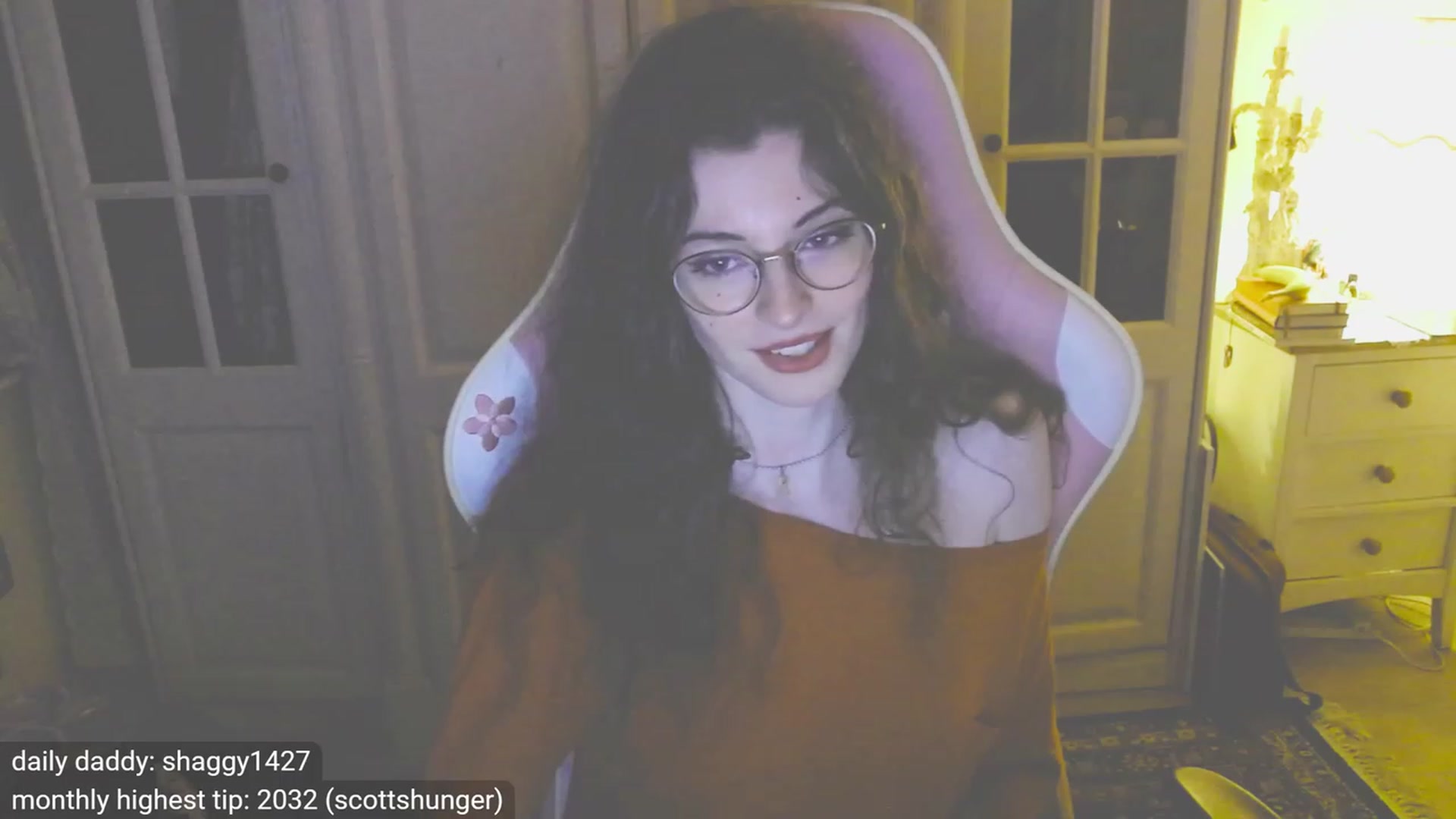 Gallery image thumbnail from viola__'s myfreecams stream on, 10/24/2023, 20:51 image 10 of 20