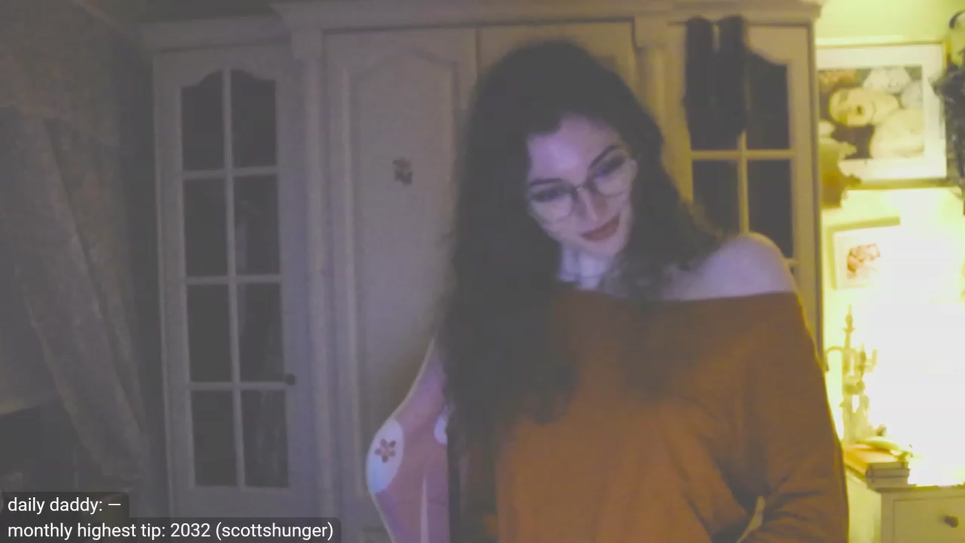 Gallery image thumbnail from viola__'s myfreecams stream on, 10/24/2023, 20:51 image 5 of 20