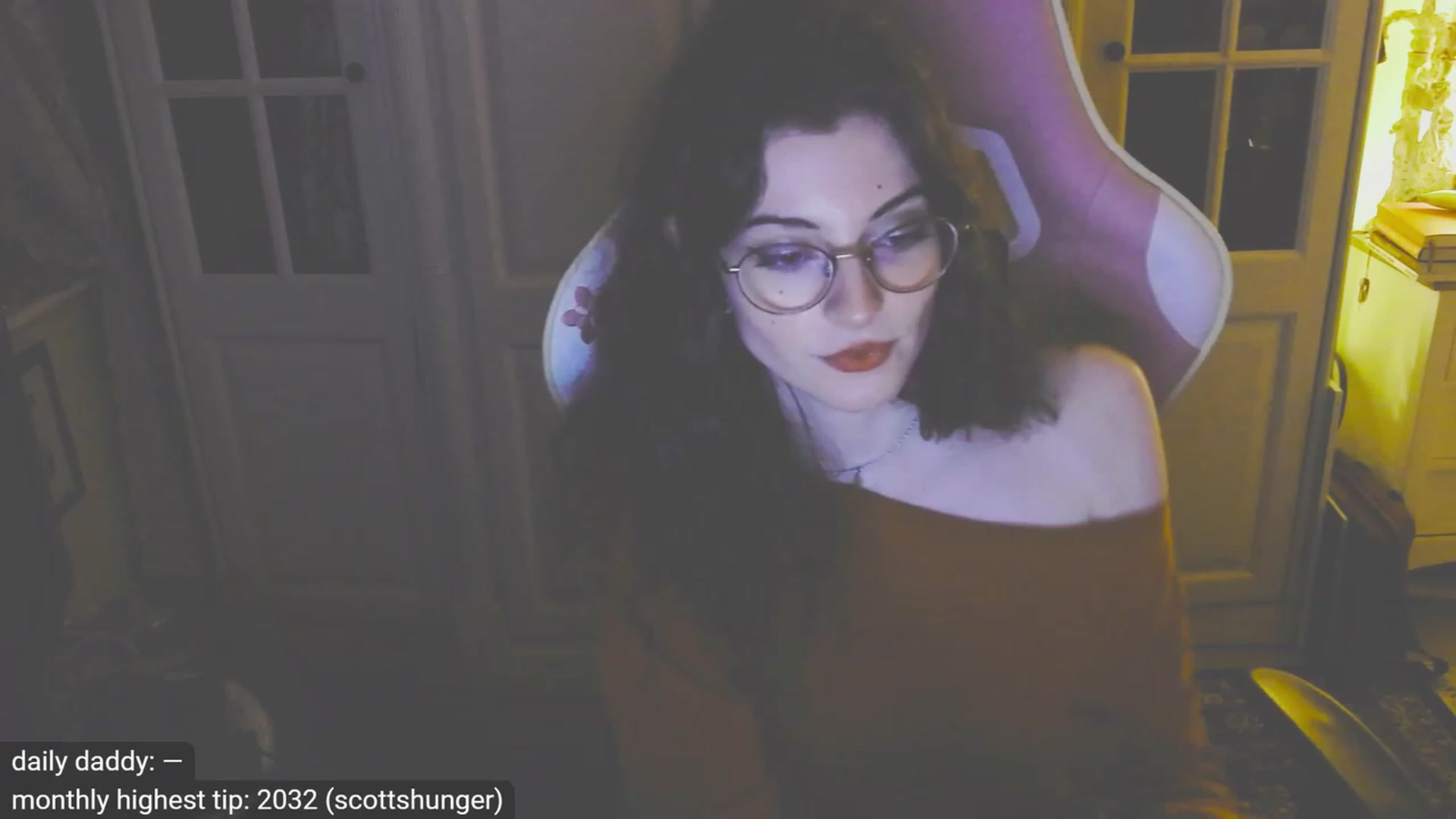 Gallery image thumbnail from viola__'s myfreecams stream on, 10/24/2023, 20:51 image 6 of 20