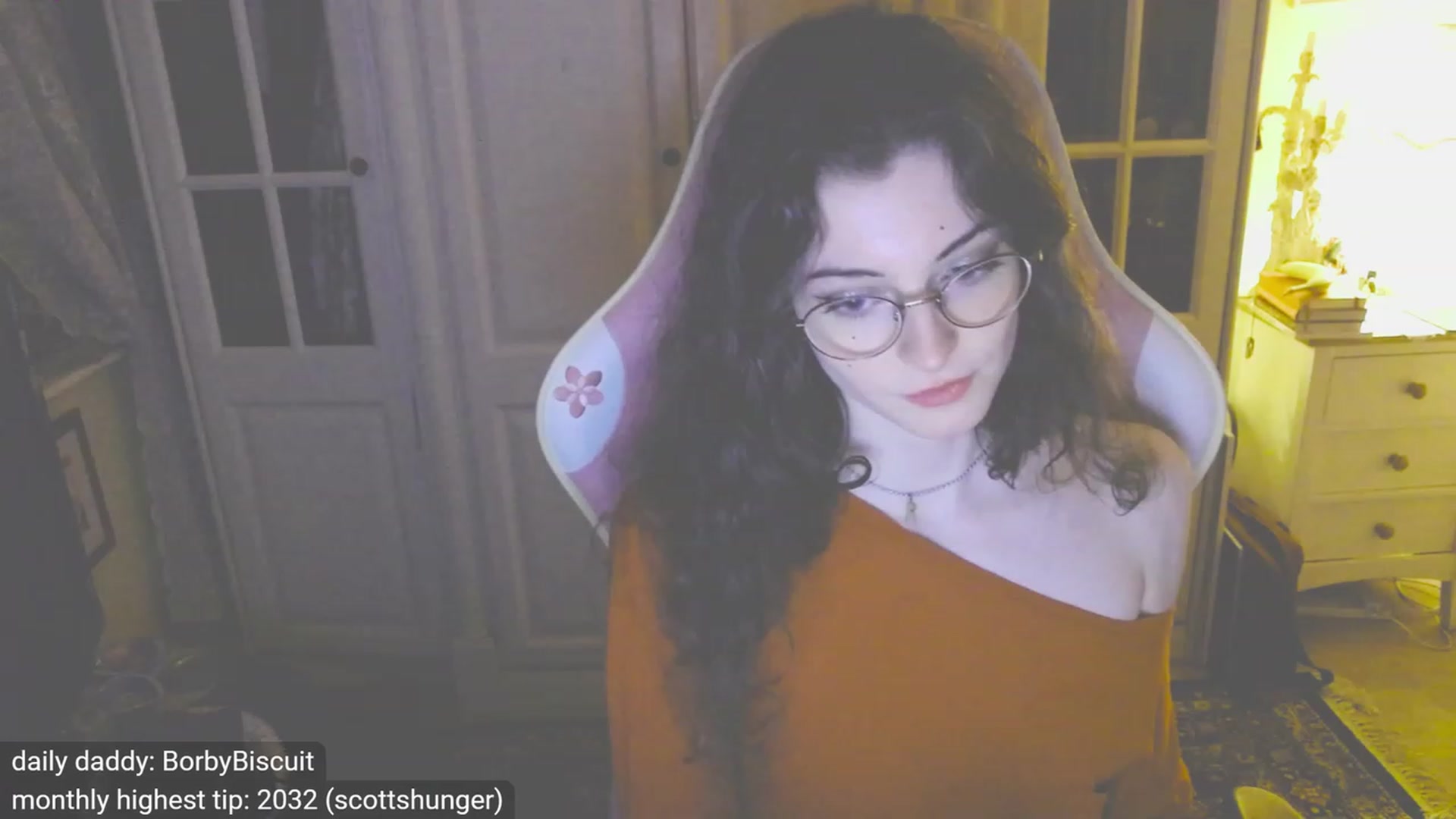Gallery image thumbnail from viola__'s myfreecams stream on, 10/24/2023, 21:07 image 15 of 20
