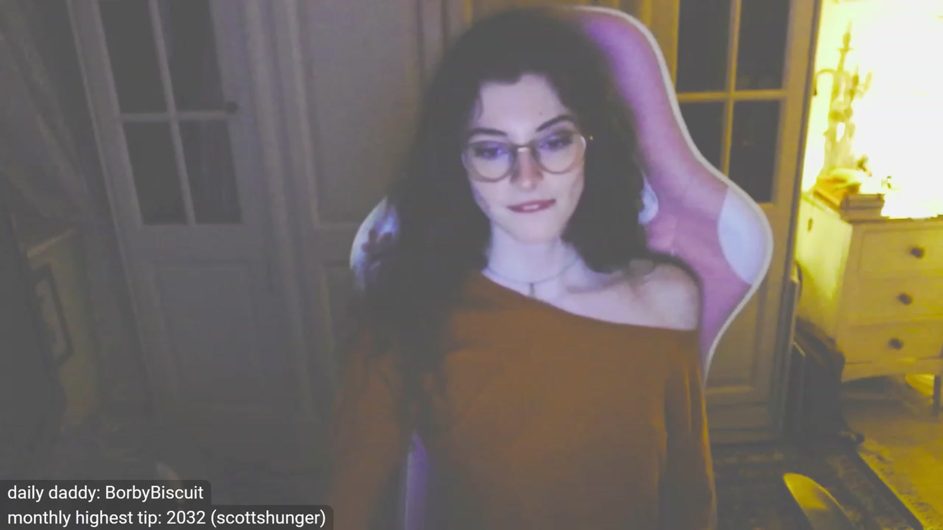 Gallery image thumbnail from viola__'s myfreecams stream on, 10/24/2023, 21:07 image 13 of 20