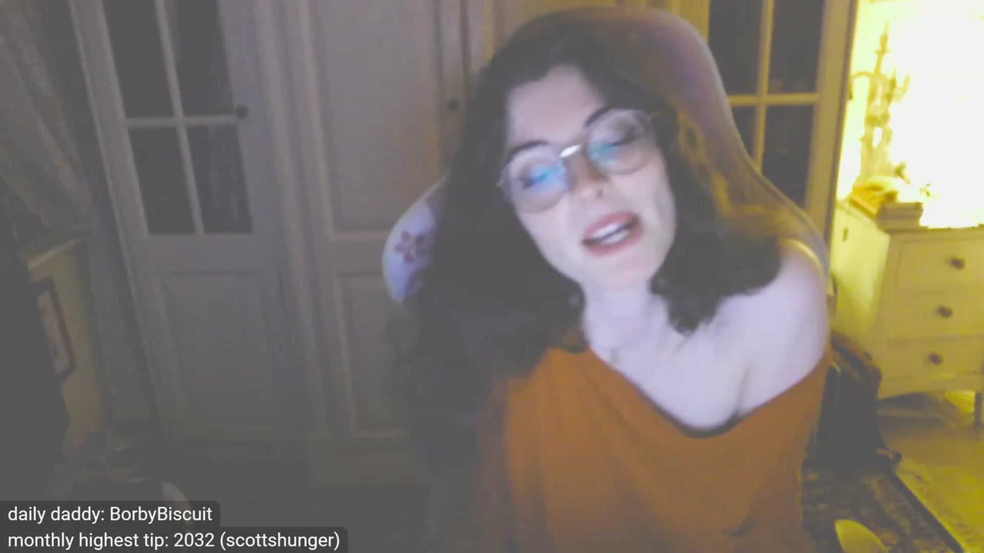 Gallery image thumbnail from viola__'s myfreecams stream on, 10/24/2023, 21:07 image 14 of 20
