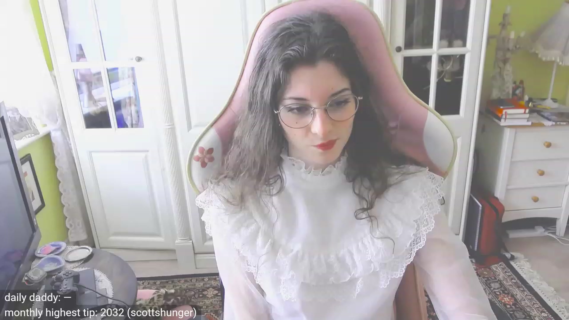 Gallery image thumbnail from viola__'s myfreecams stream on, 10/26/2023, 13:34 image 4 of 20